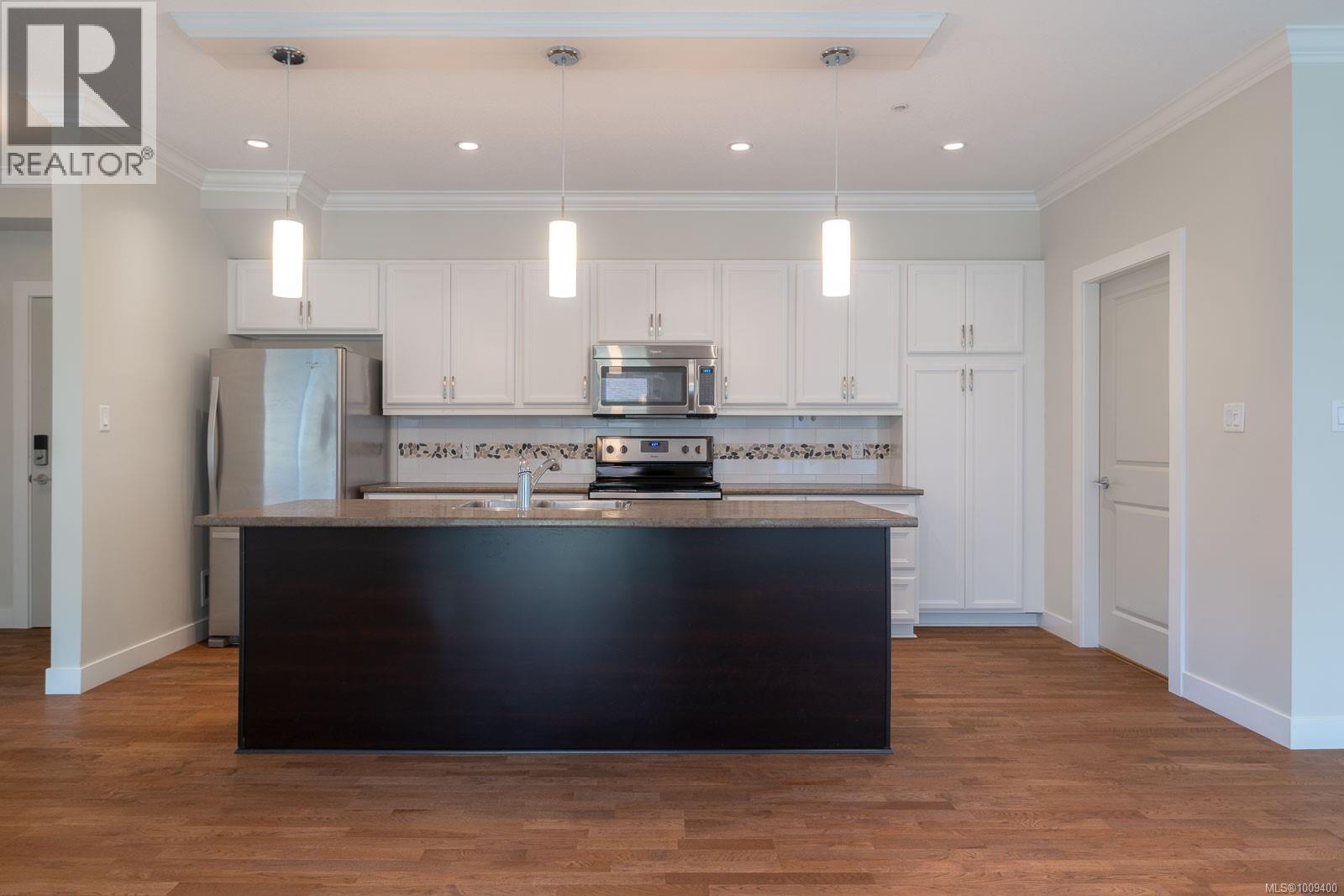 Photo 9 of 204 1838 Cowichan Bay Rd, Cowichan Bay BC