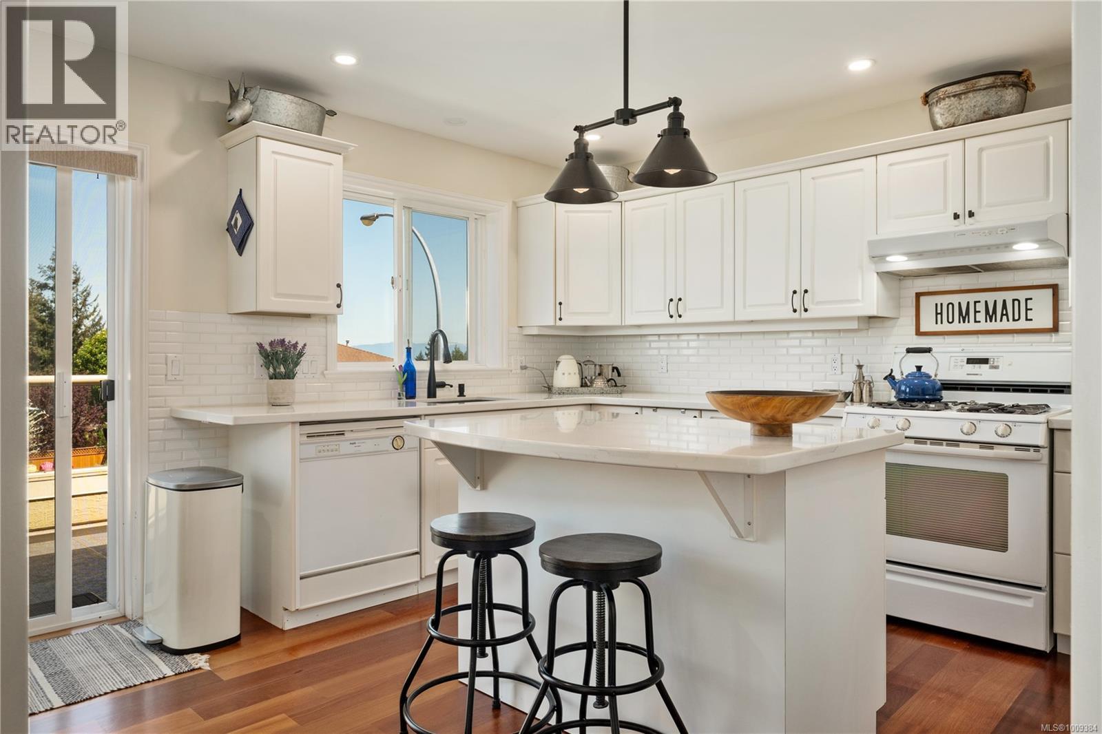 Photo 1 of 5351 Highridge Pl, Nanaimo BC