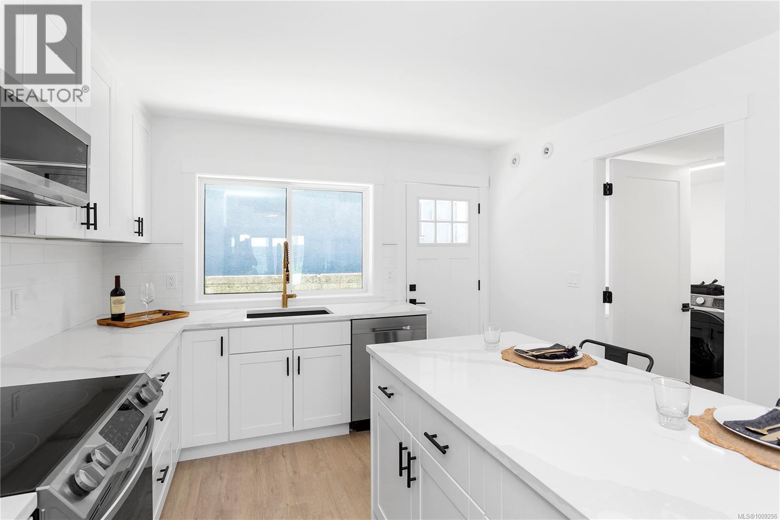 Photo 42 of 2 340 2nd Ave, Ladysmith BC