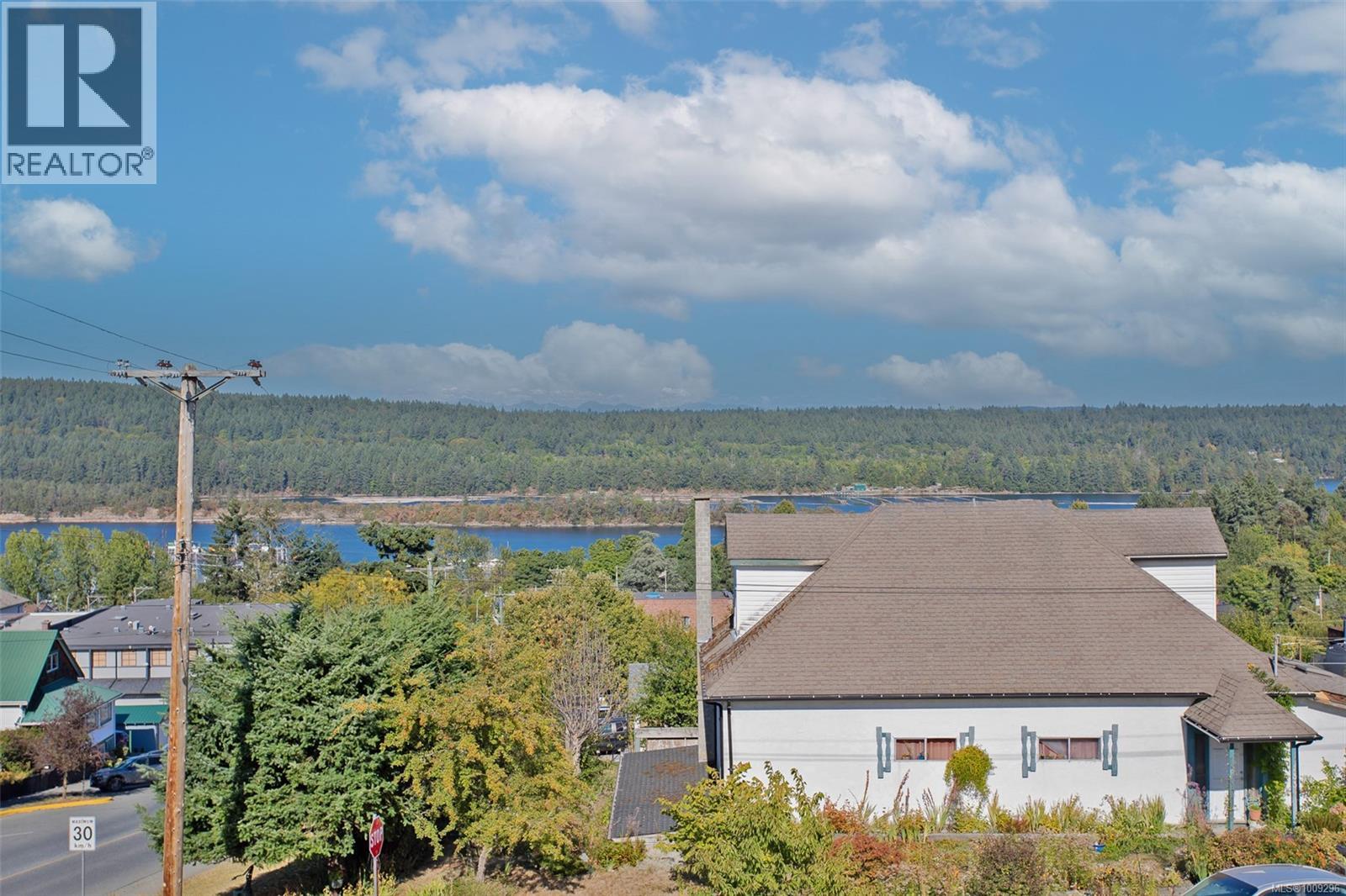 Photo 11 of 2 340 2nd Ave, Ladysmith BC