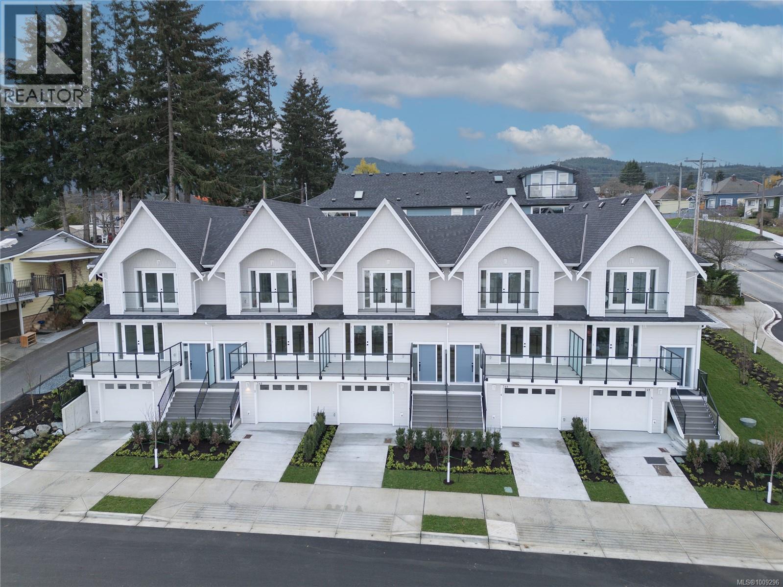 Photo 2 of 2 340 2nd Ave, Ladysmith BC