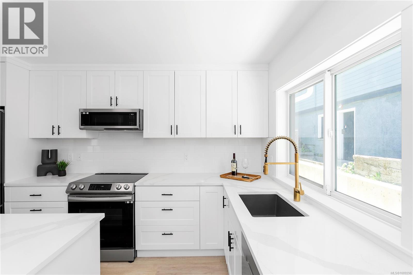 Photo 13 of 2 340 2nd Ave, Ladysmith BC