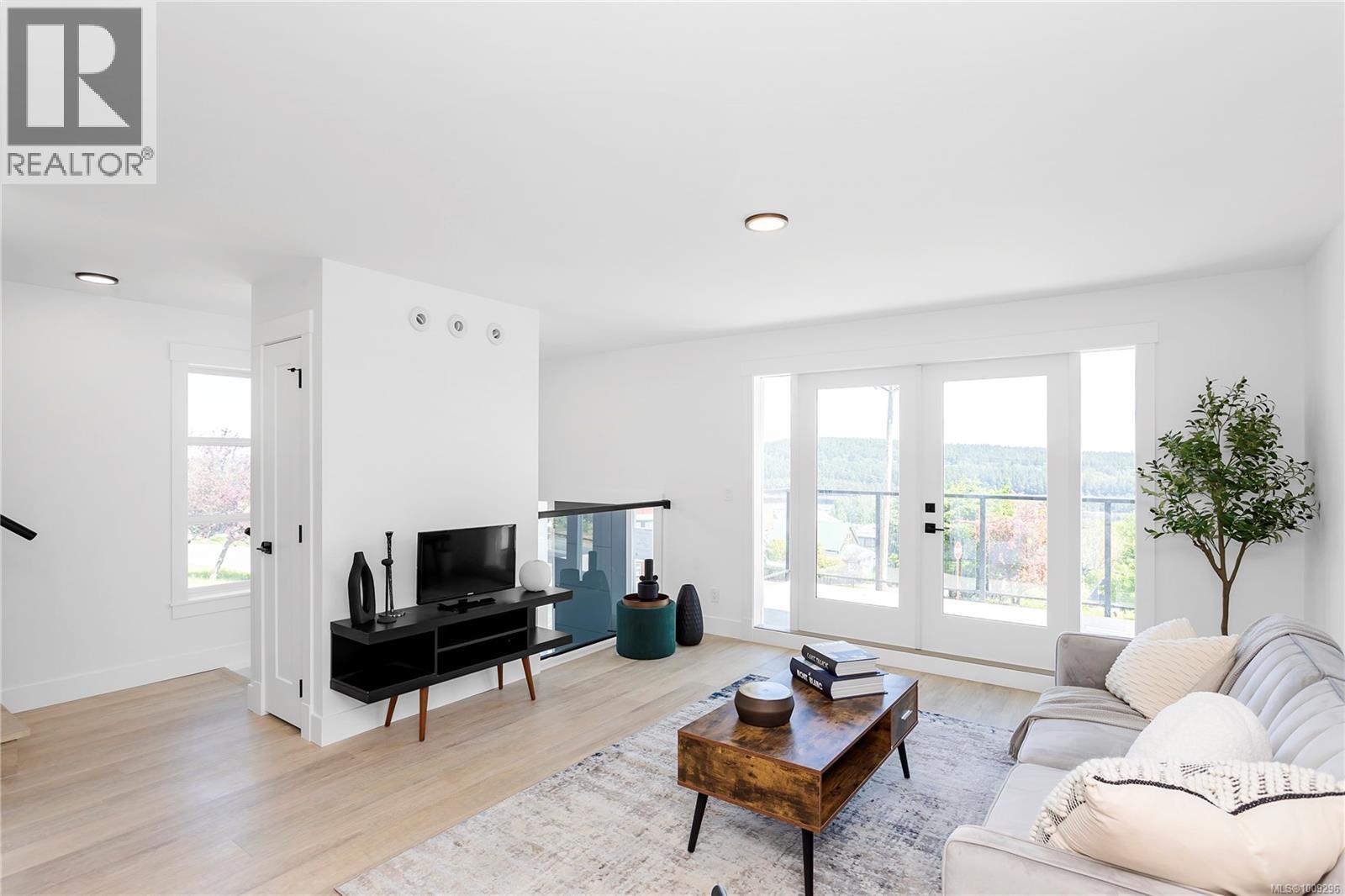 Photo 9 of 2 340 2nd Ave, Ladysmith BC