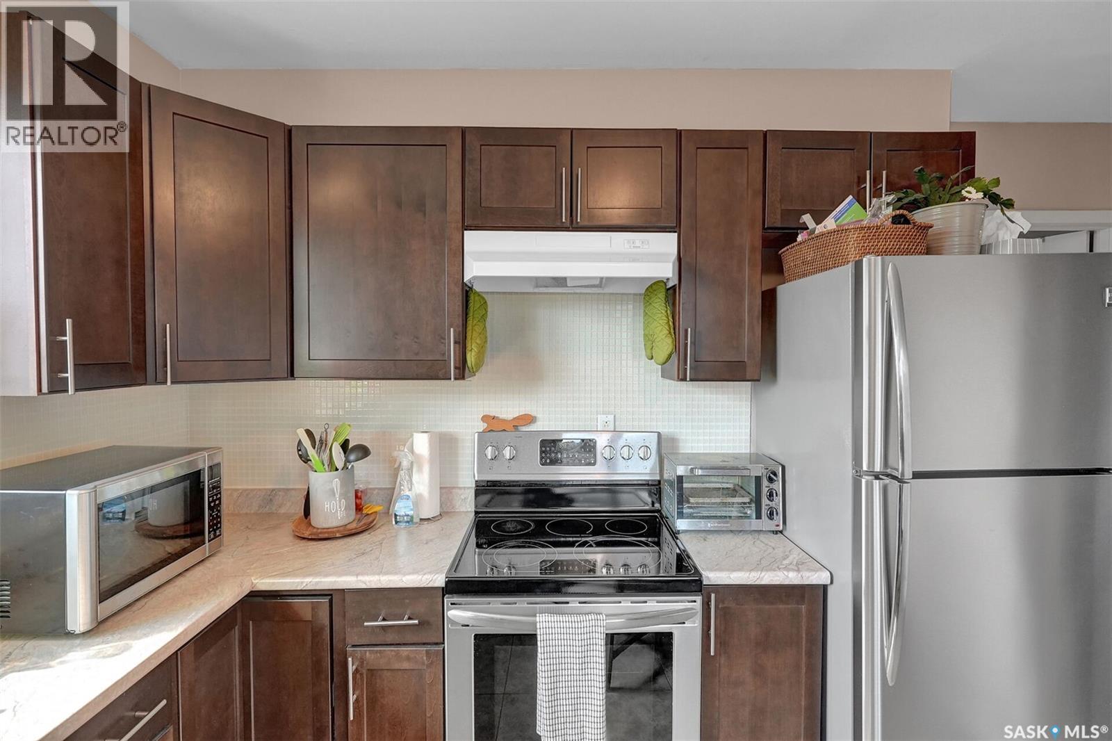 Photo 11 of 258 Froom Crescent, Regina SK