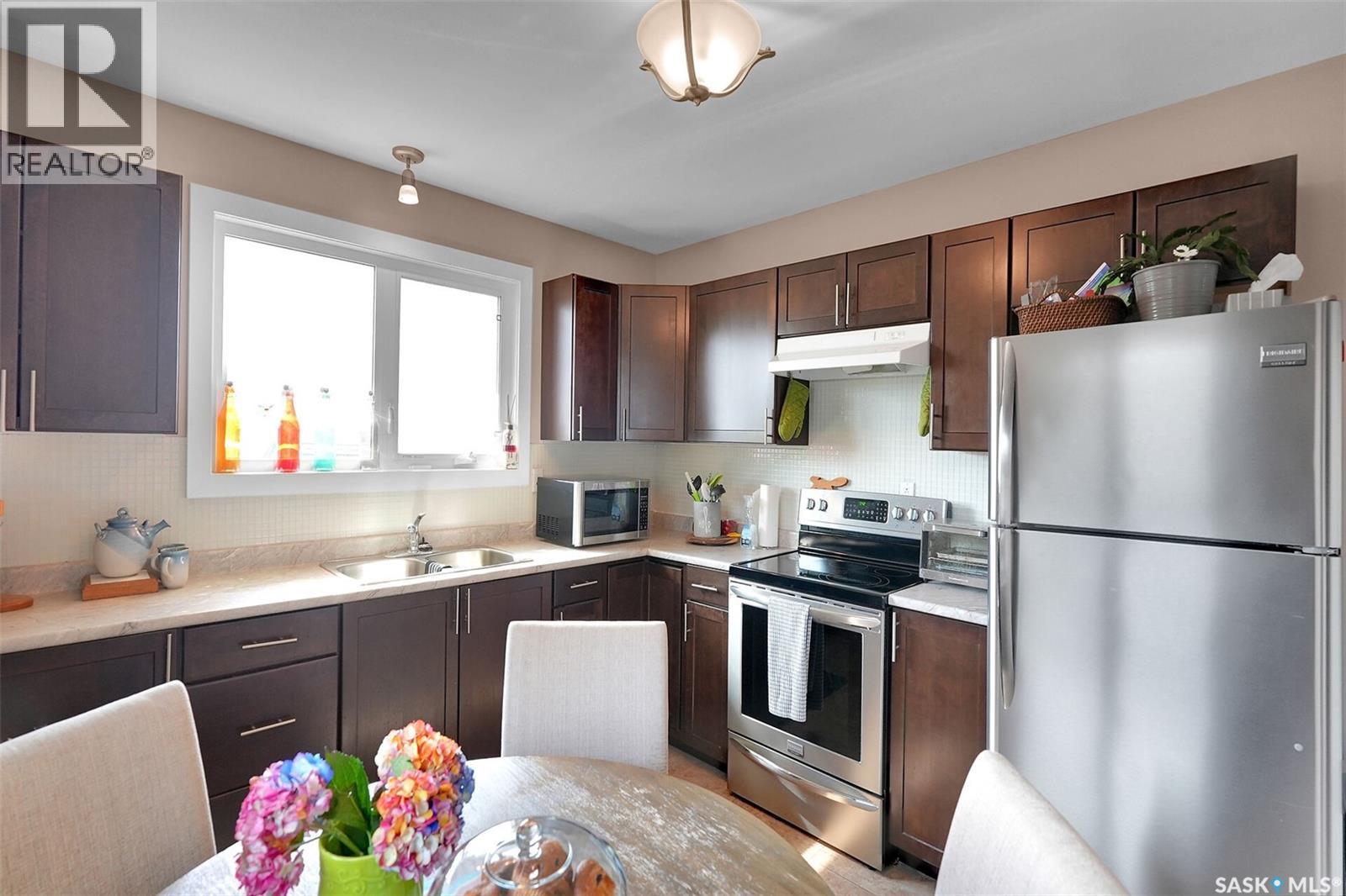 Photo 13 of 258 Froom Crescent, Regina SK