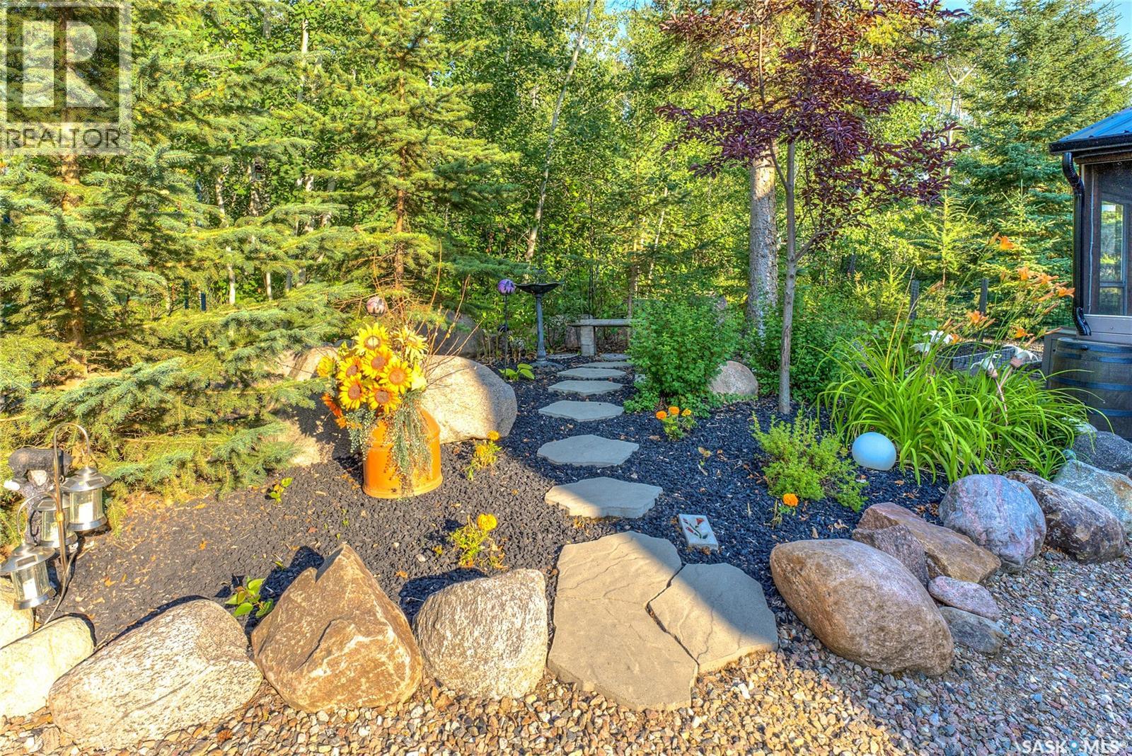 605 Cedar CLOSE — photo 40