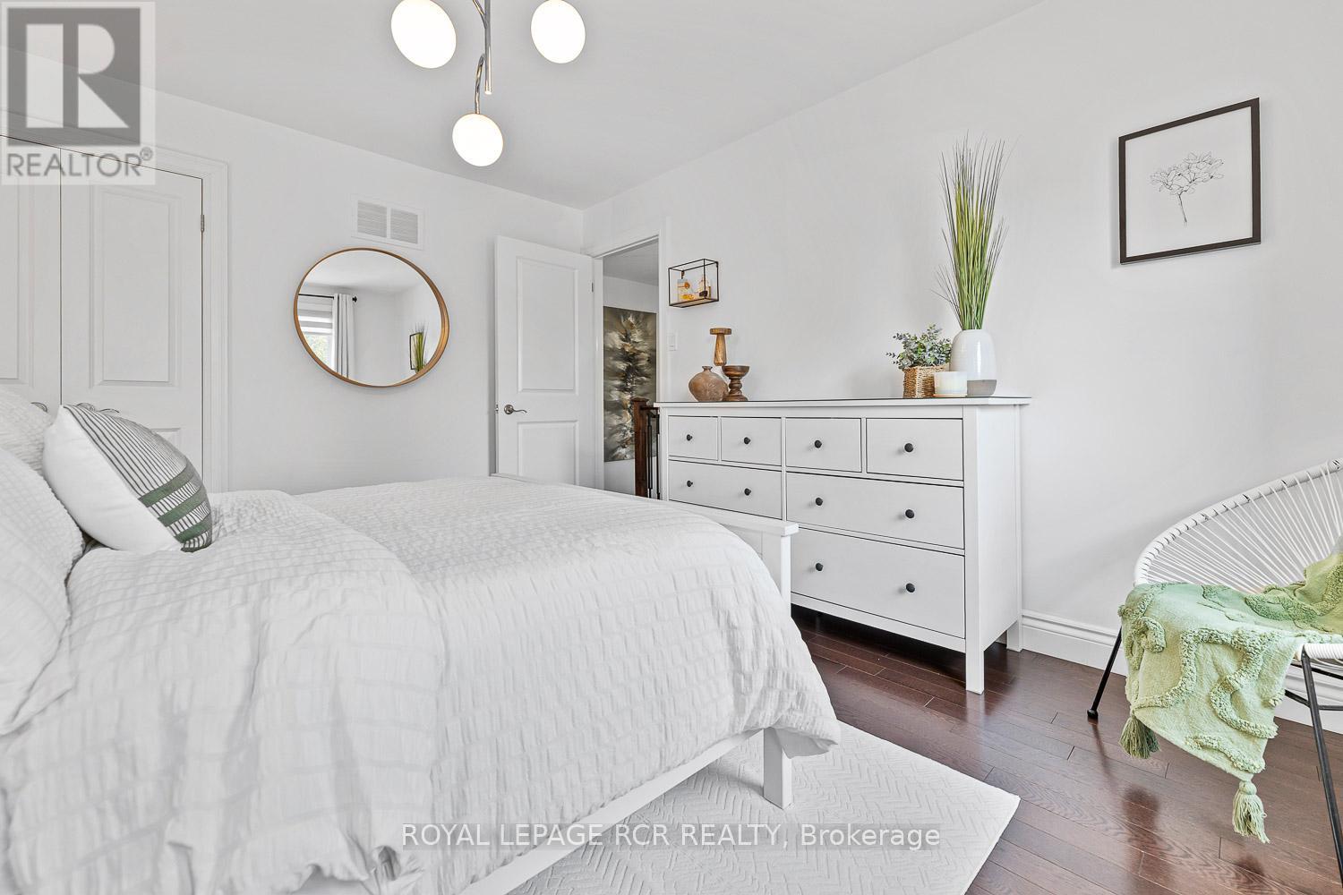 Photo 12 of 44 Fountainbridge Drive, Caledon ON