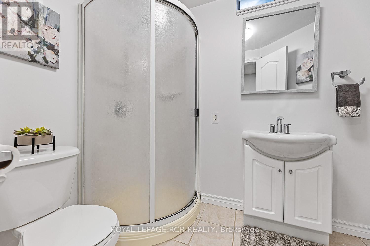 Photo 37 of 44 Fountainbridge Drive, Caledon ON
