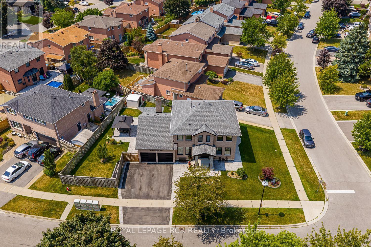 Photo 42 of 44 Fountainbridge Drive, Caledon ON