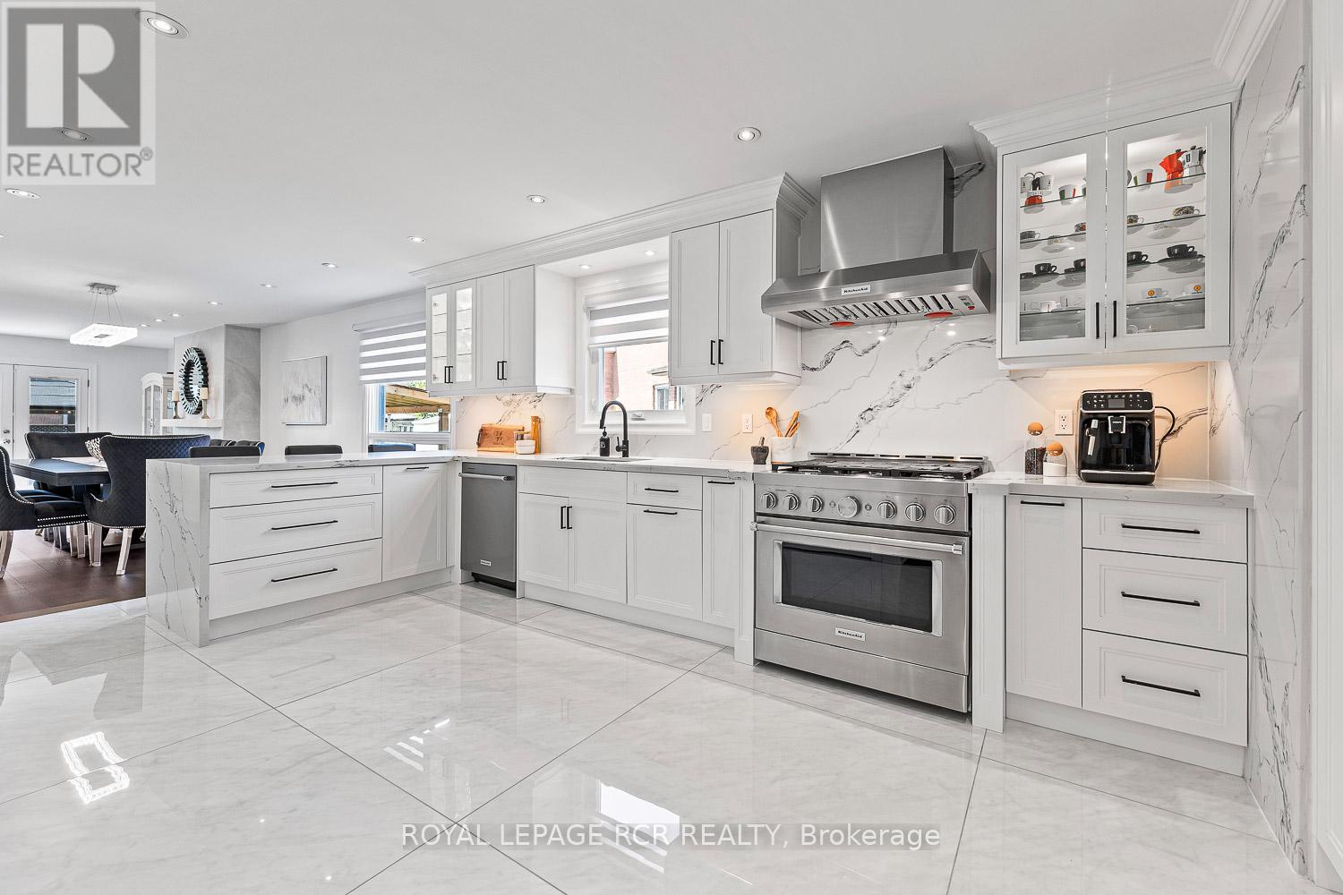 Photo 3 of 44 Fountainbridge Drive, Caledon ON