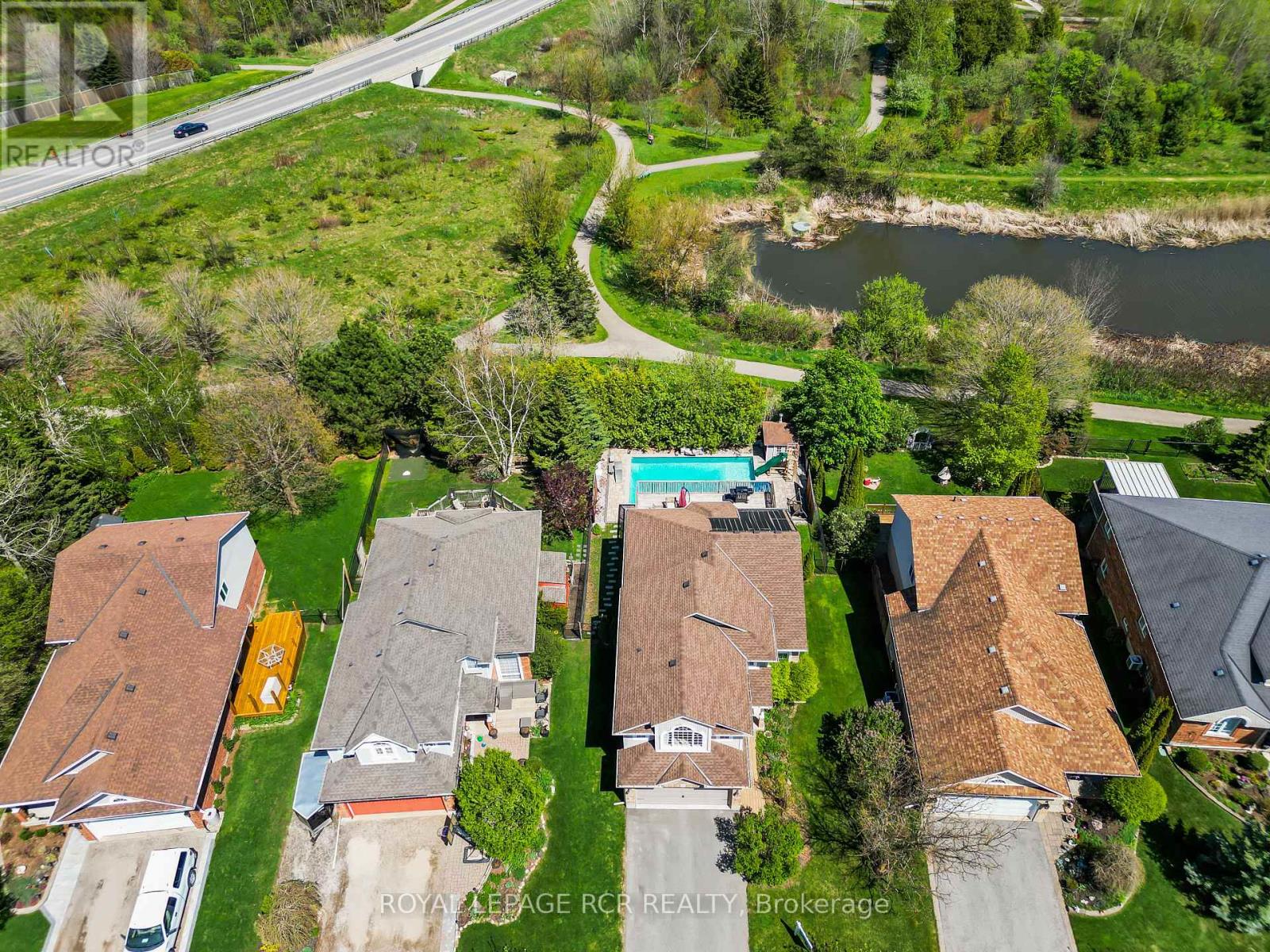Photo 29 of 71 Hunter Road, Orangeville ON