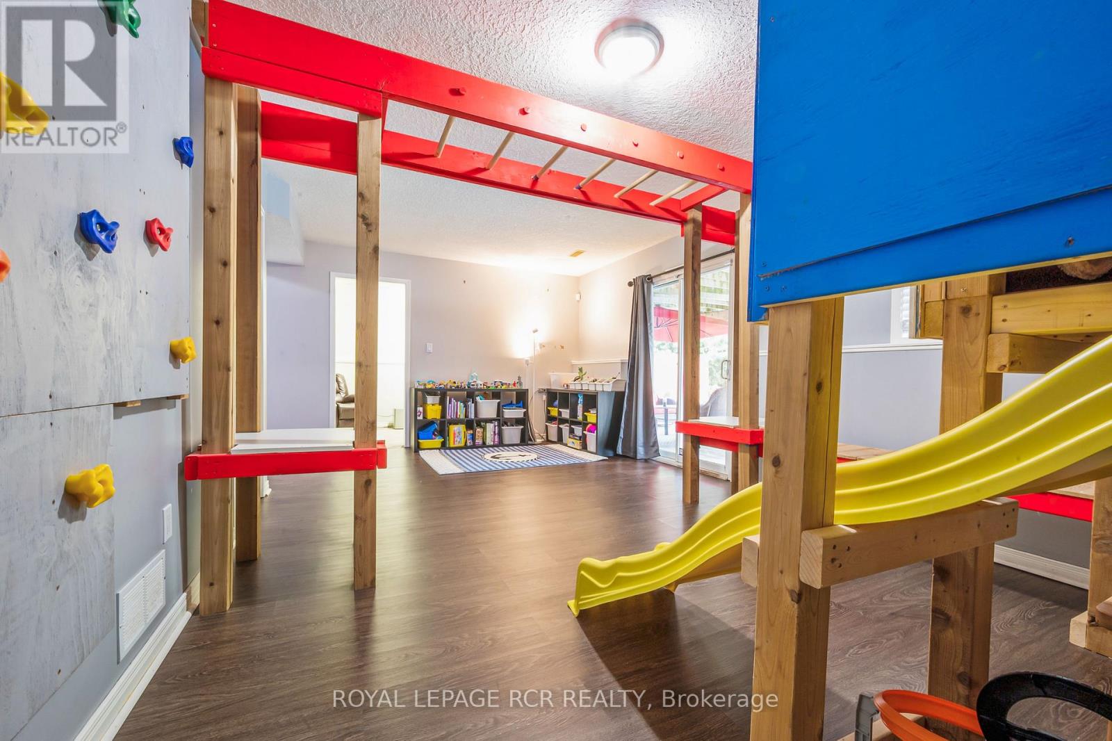 Photo 27 of 71 Hunter Road, Orangeville ON