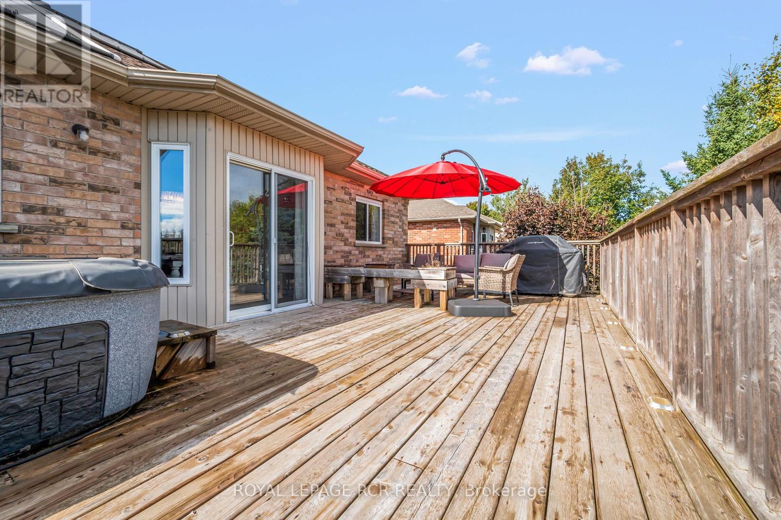 Photo 32 of 71 Hunter Road, Orangeville ON