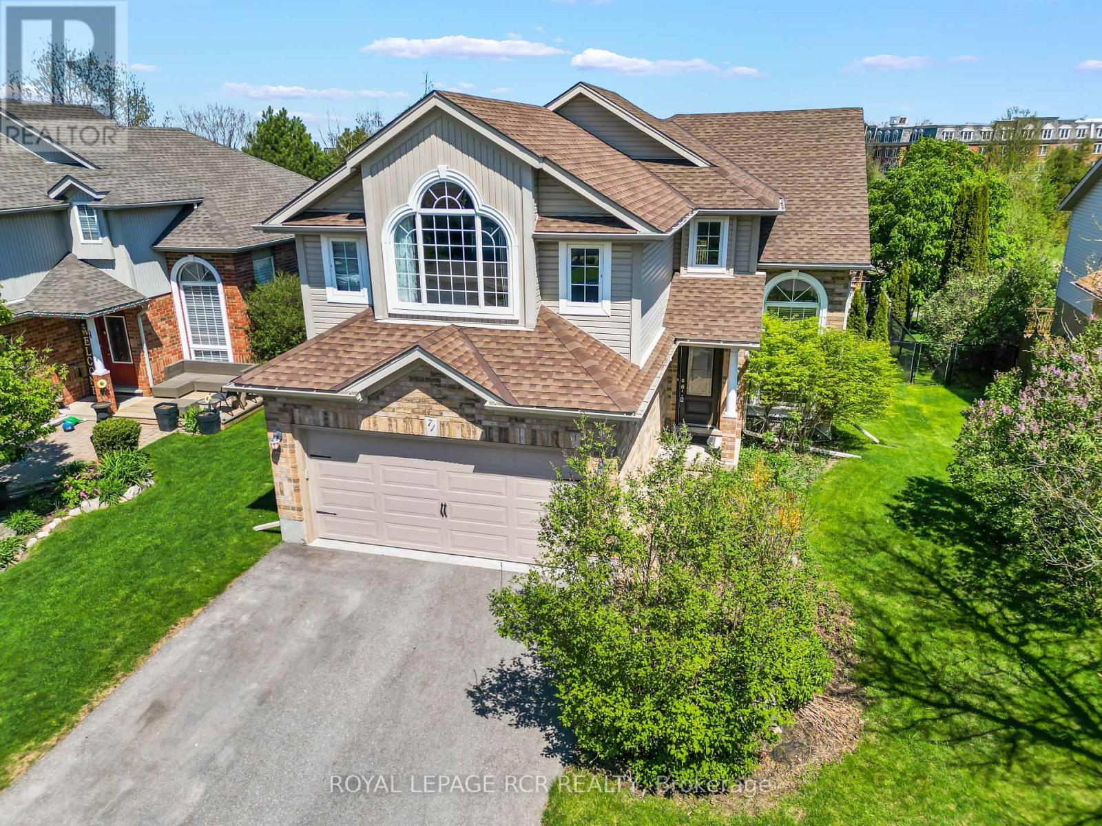 Photo 12 of 71 Hunter Road, Orangeville ON