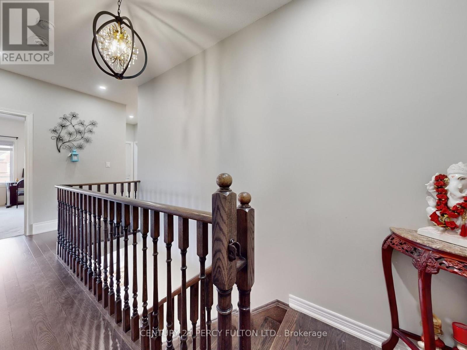Photo 41 of 96 Humberstone Crescent, Brampton ON