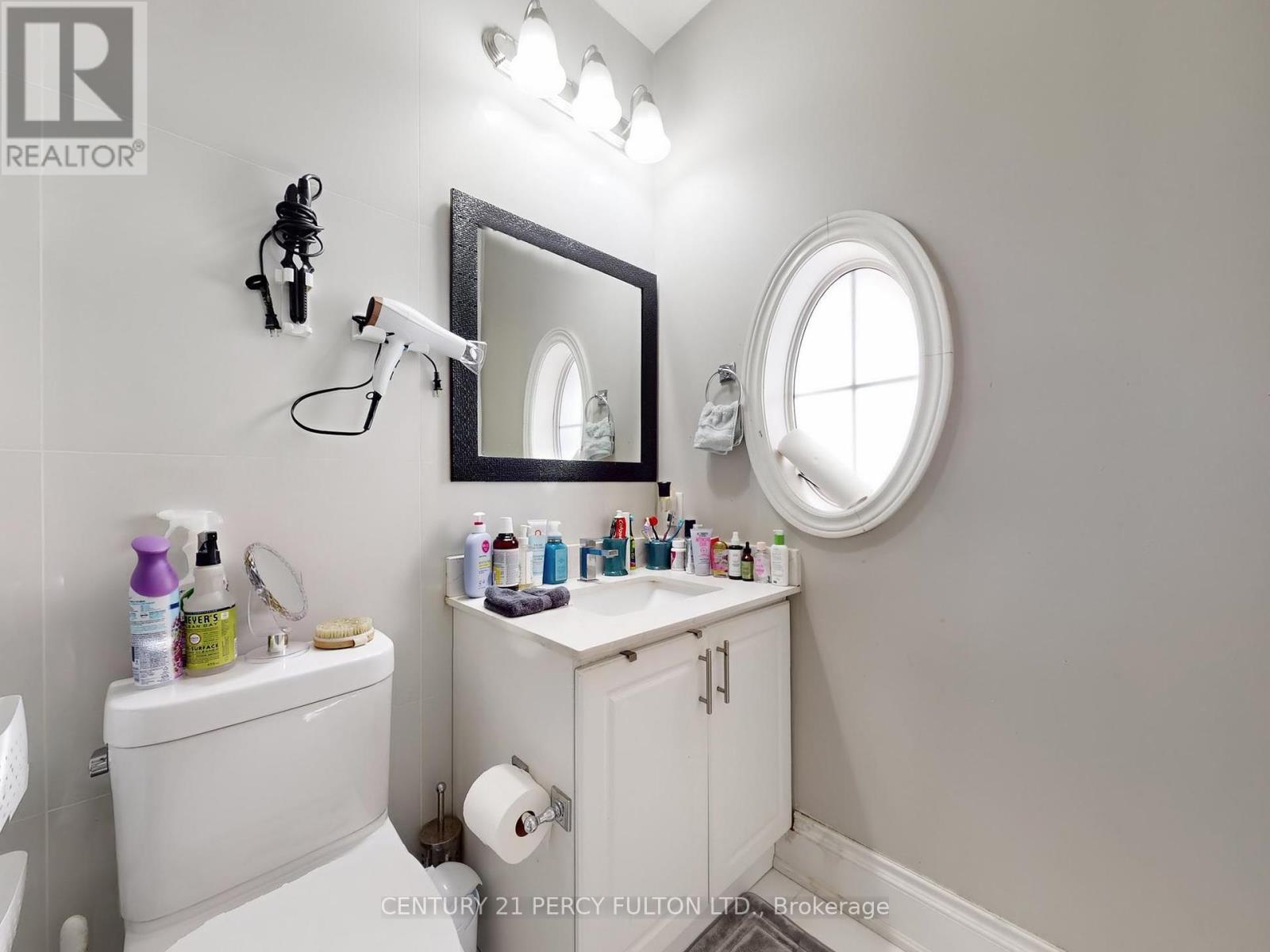 Photo 47 of 96 Humberstone Crescent, Brampton ON