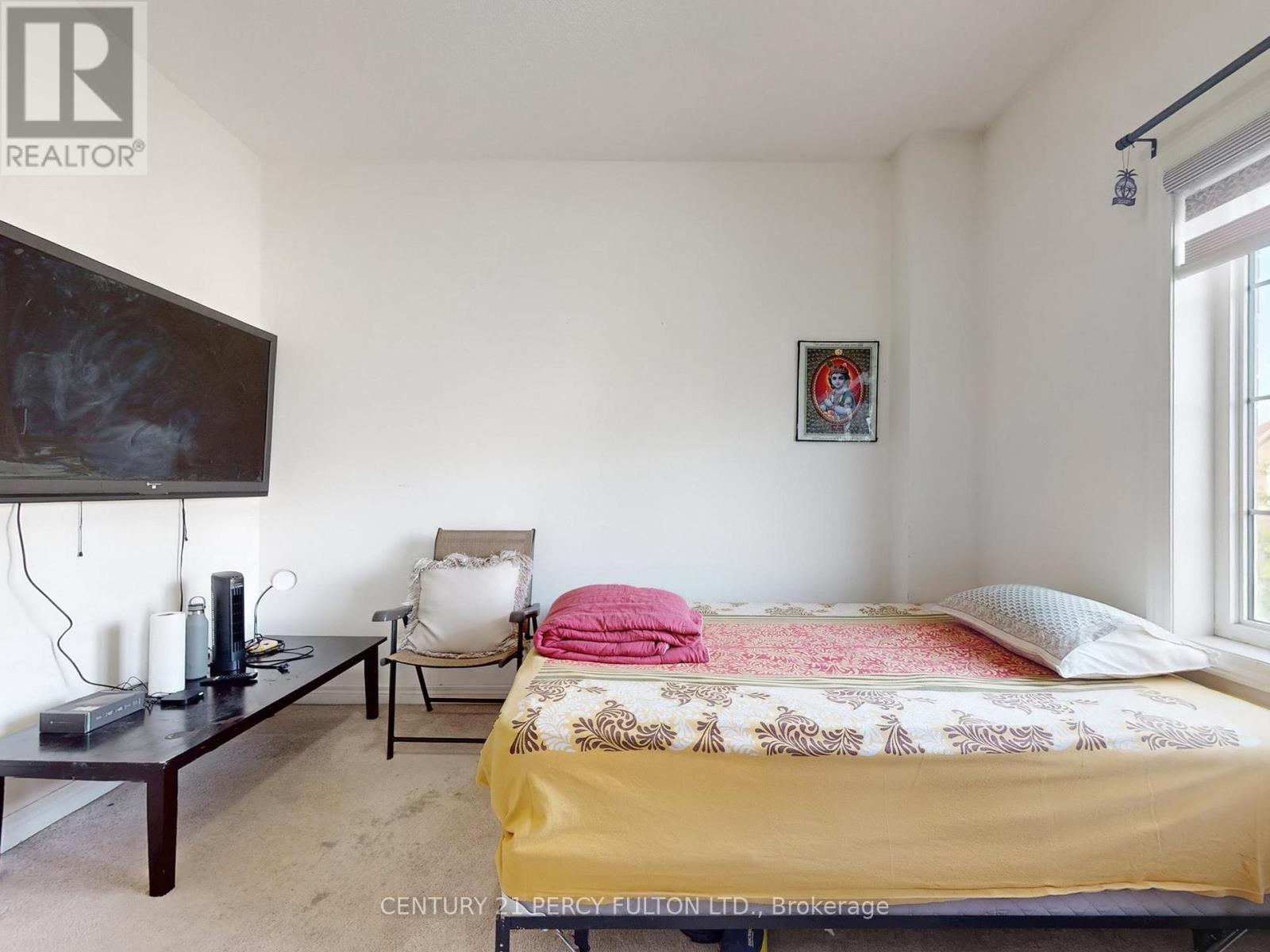 Photo 31 of 96 Humberstone Crescent, Brampton ON