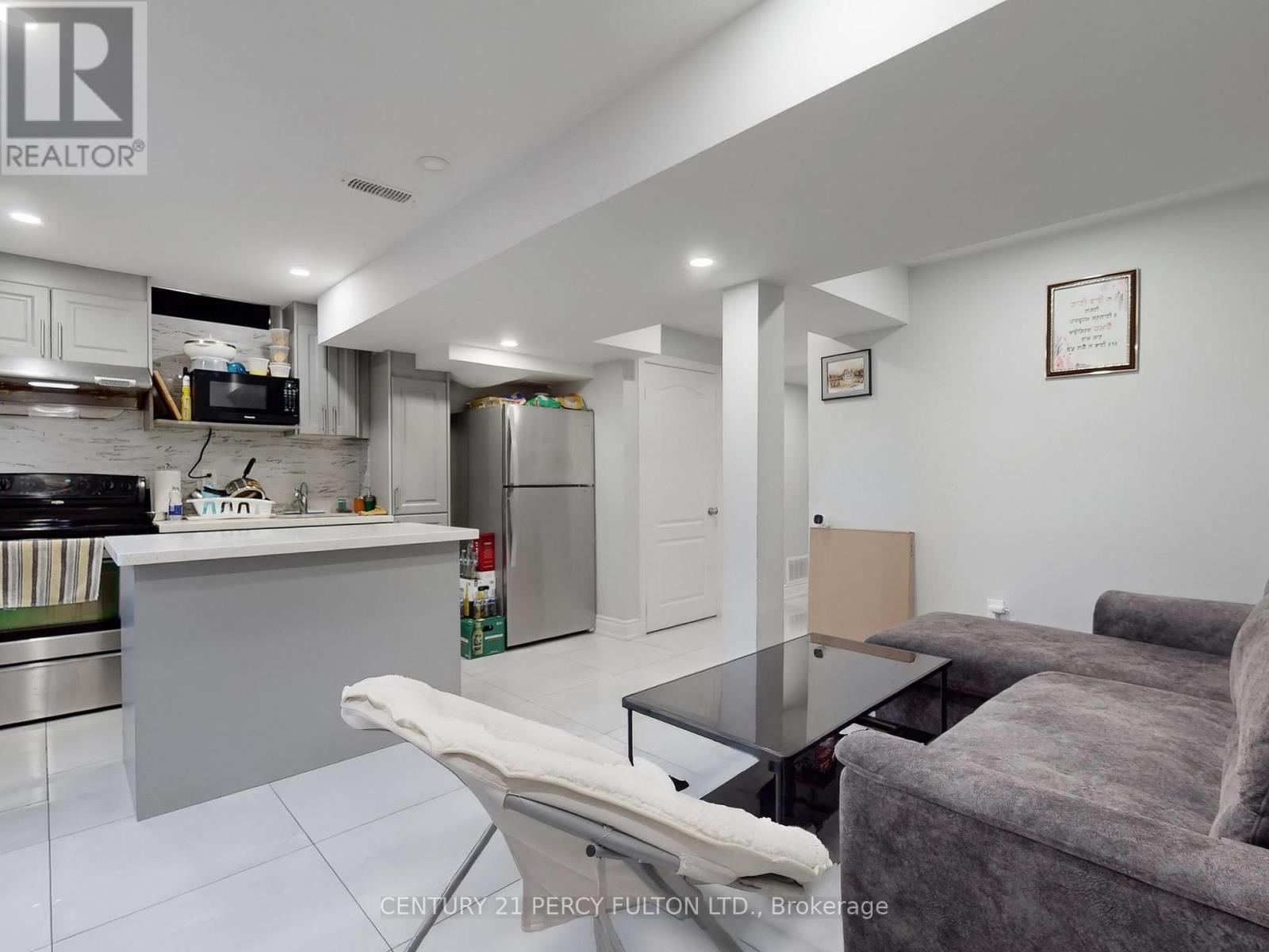 Photo 43 of 96 Humberstone Crescent, Brampton ON