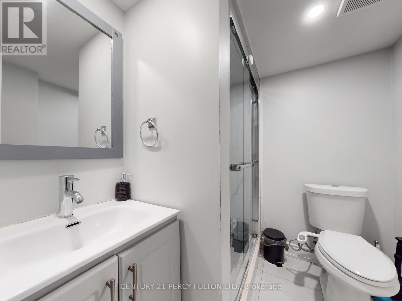 Photo 38 of 96 Humberstone Crescent, Brampton ON