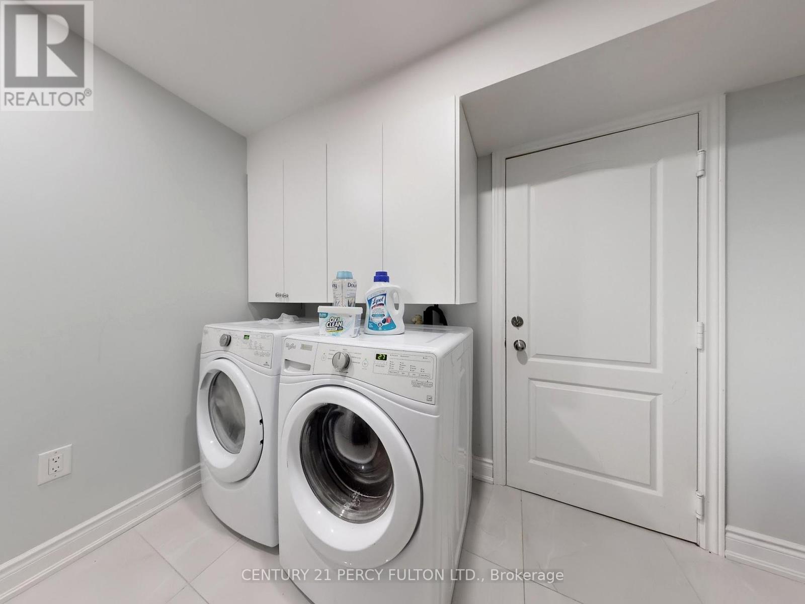 Photo 3 of 96 Humberstone Crescent, Brampton ON