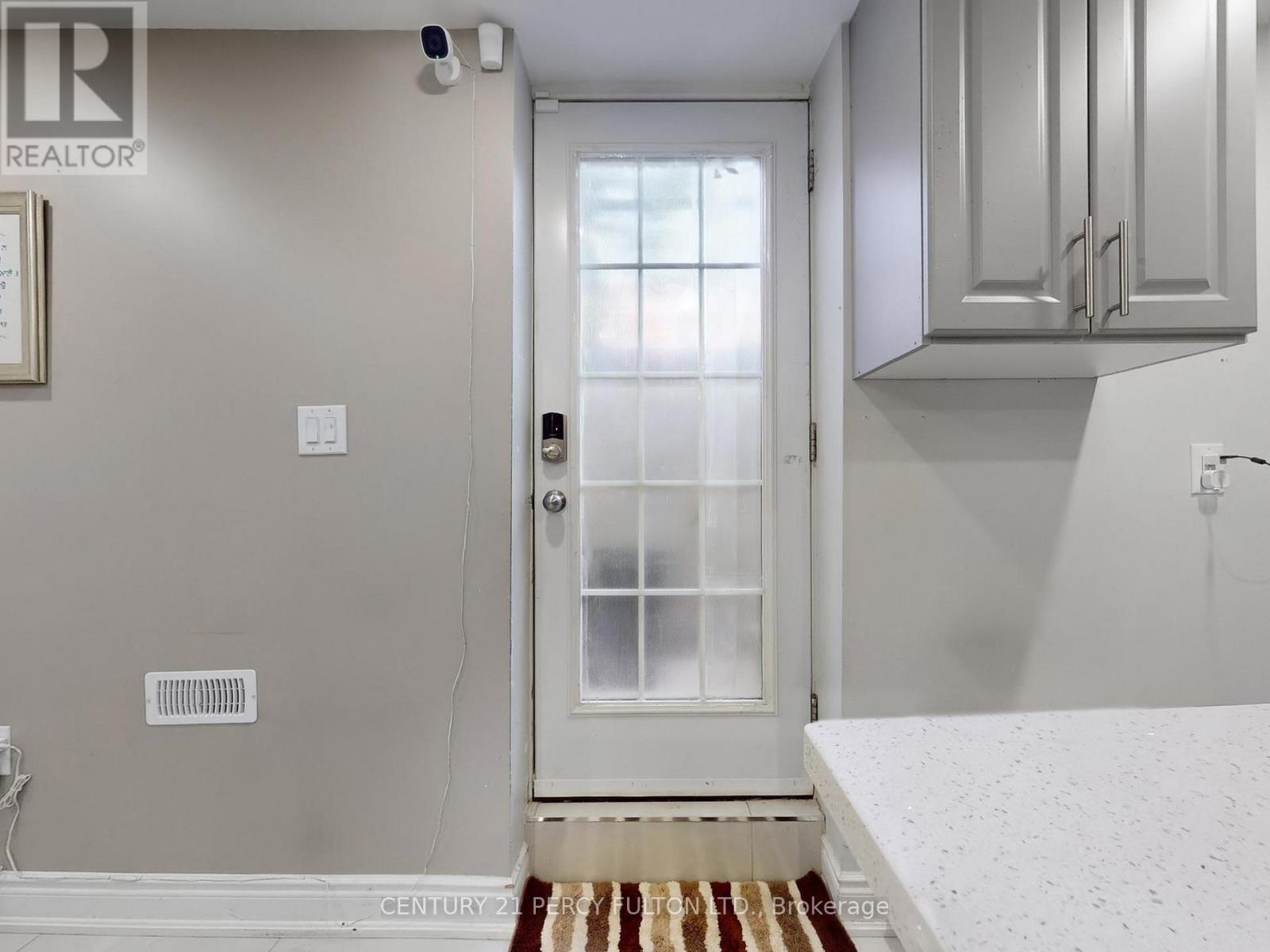 Photo 39 of 96 Humberstone Crescent, Brampton ON