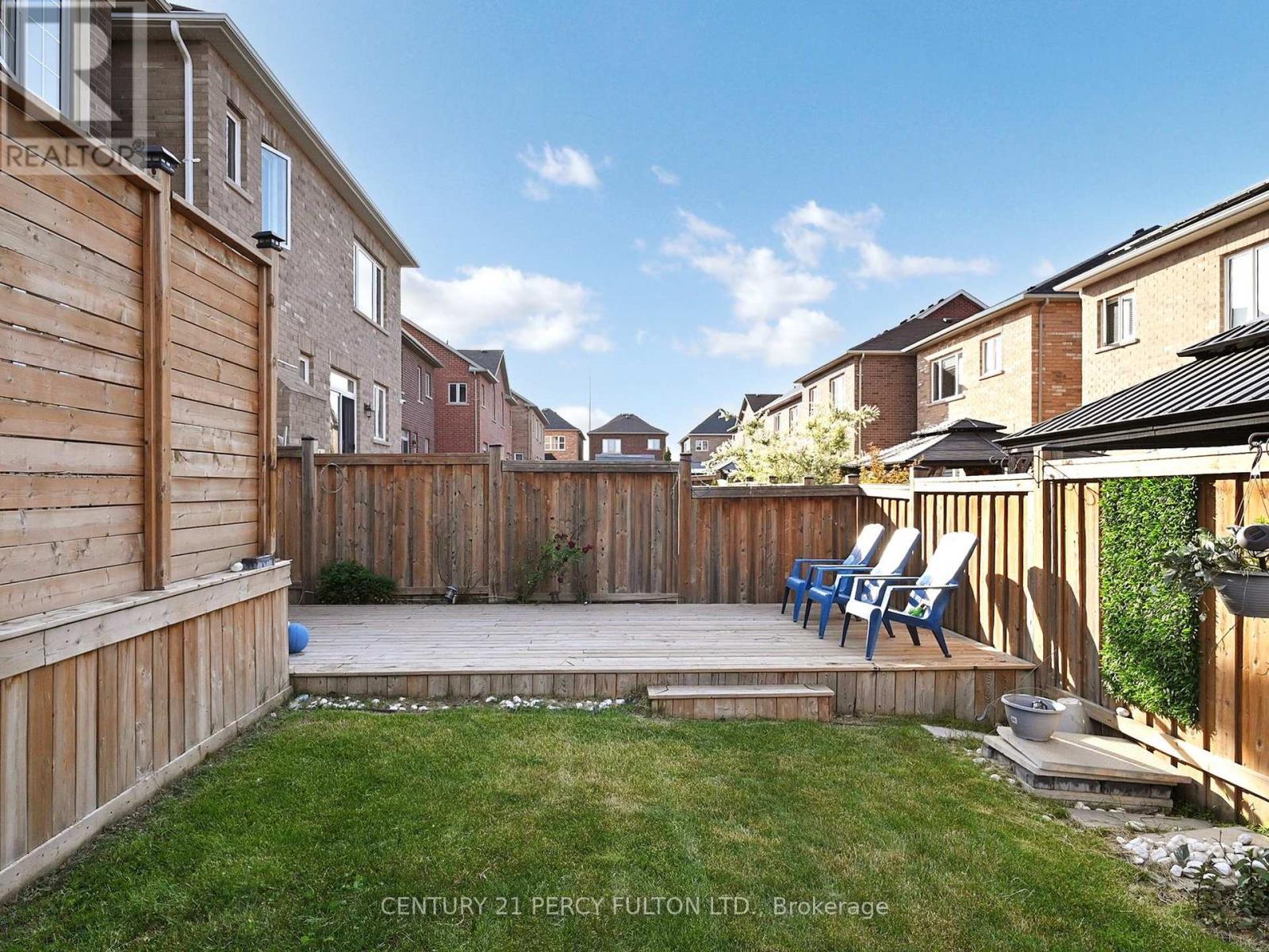 Photo 33 of 96 Humberstone Crescent, Brampton ON