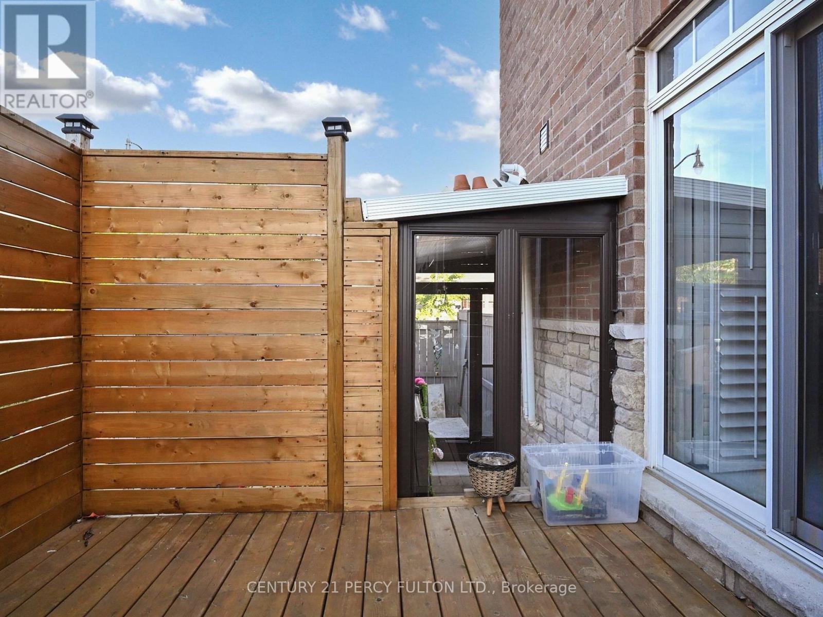 Photo 36 of 96 Humberstone Crescent, Brampton ON