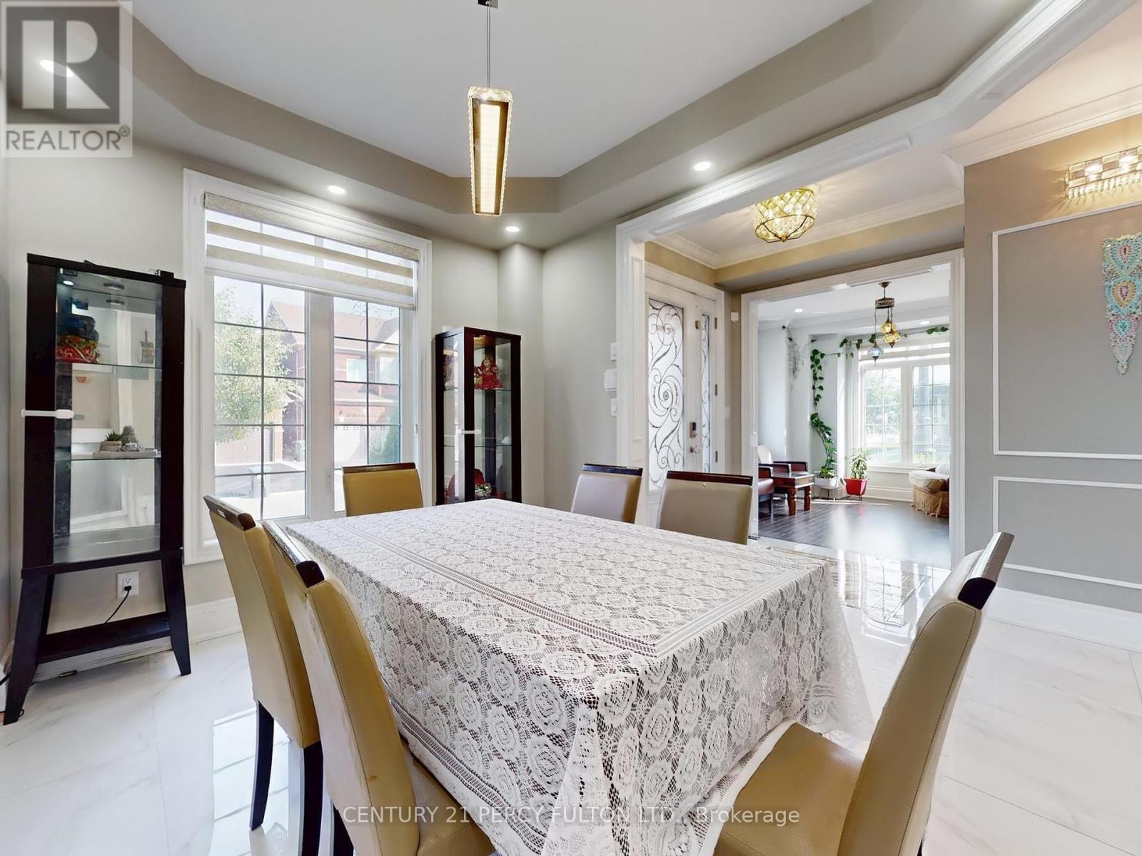 Photo 37 of 96 Humberstone Crescent, Brampton ON