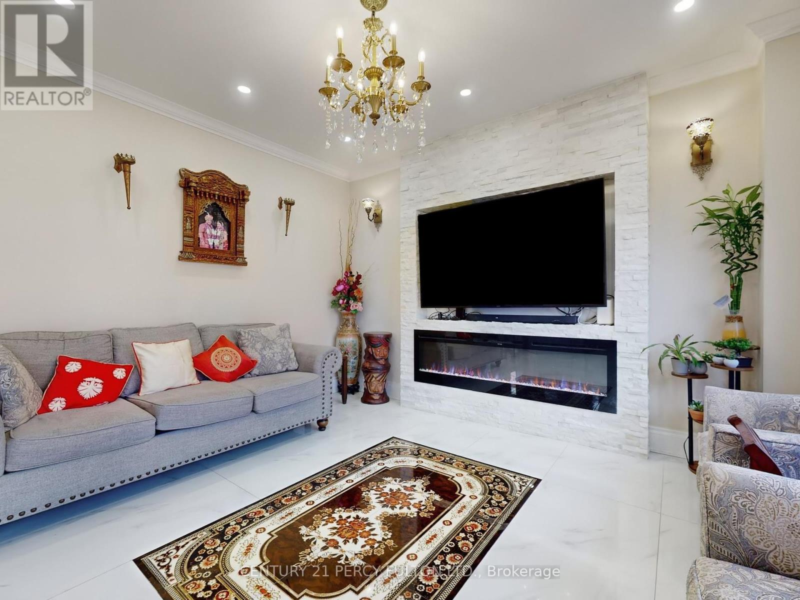 Photo 20 of 96 Humberstone Crescent, Brampton ON