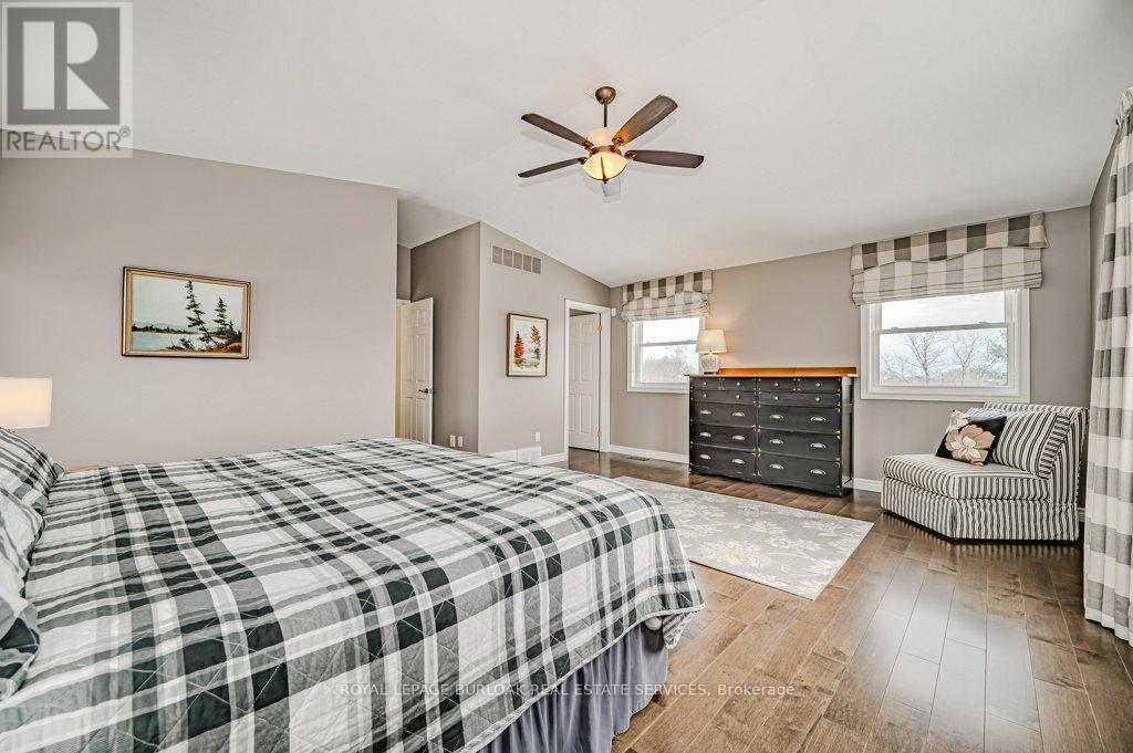 Photo 6 of 1778 Old Waterdown Road, Burlington ON