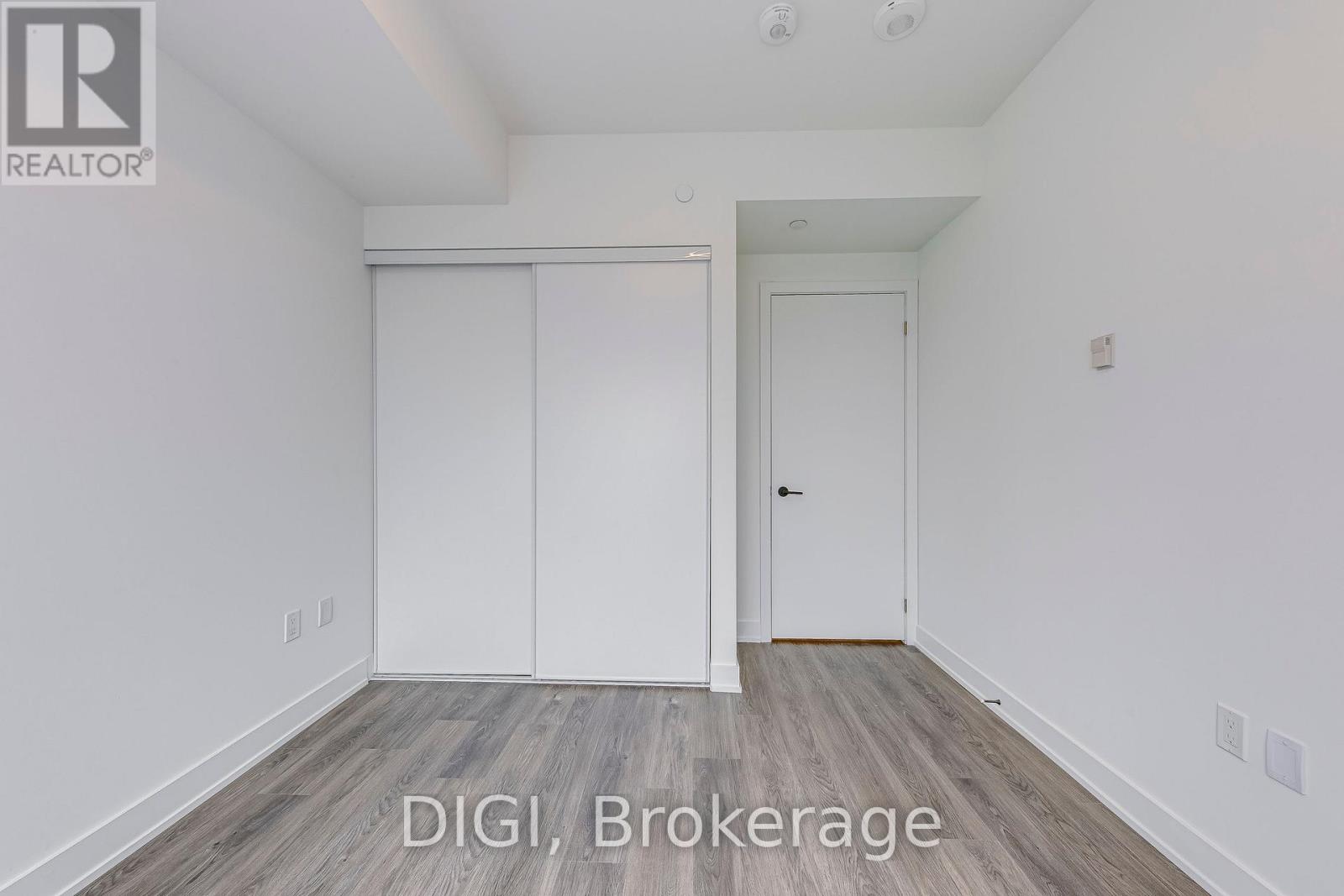 Photo 1 of 3010 185 Enfield Place, Mississauga ON