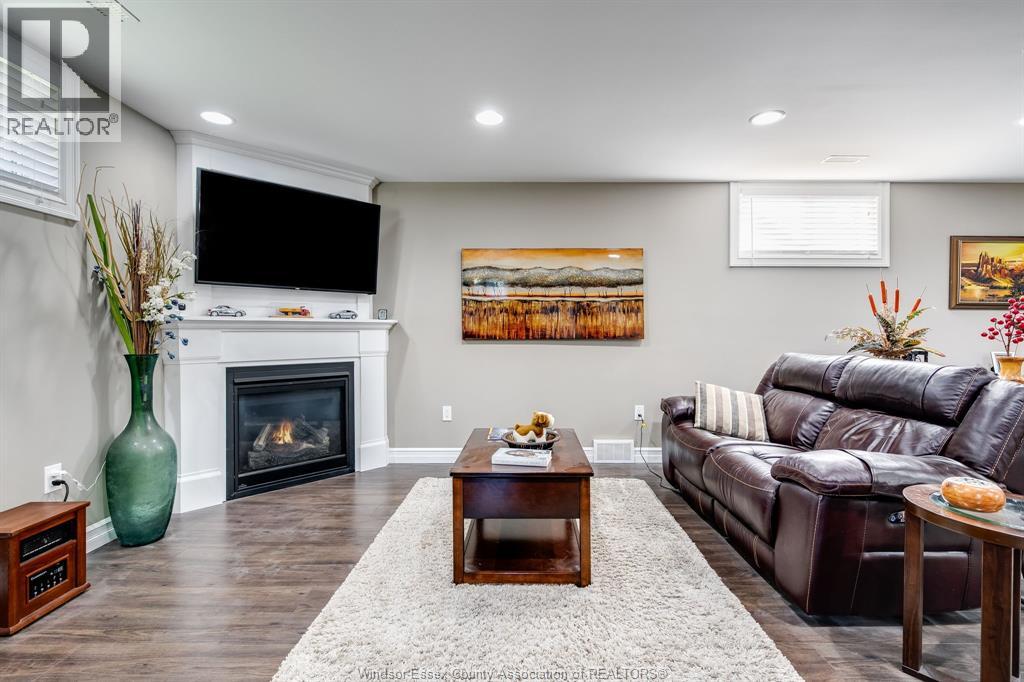 Photo 26 of 113 Golfview, Kingsville ON