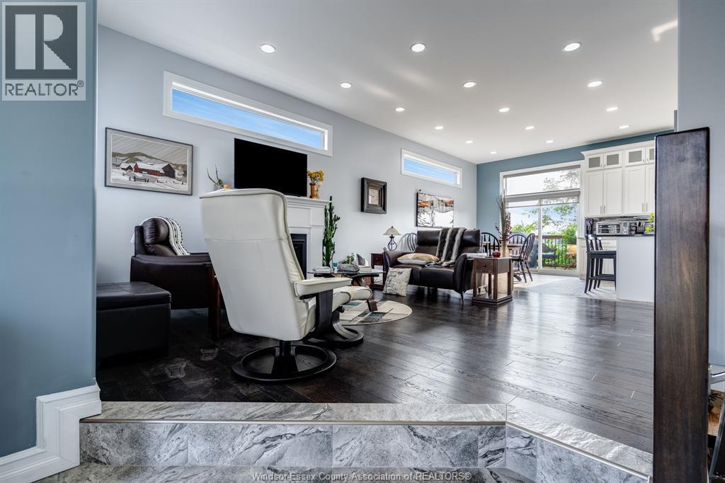 Photo 3 of 113 Golfview, Kingsville ON
