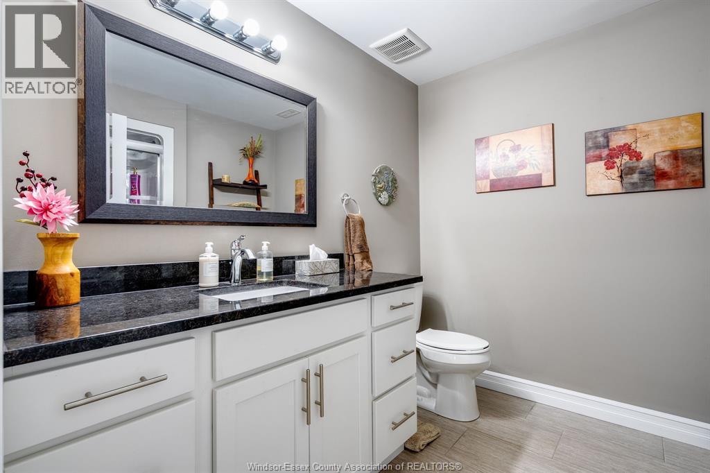 Photo 32 of 113 Golfview, Kingsville ON