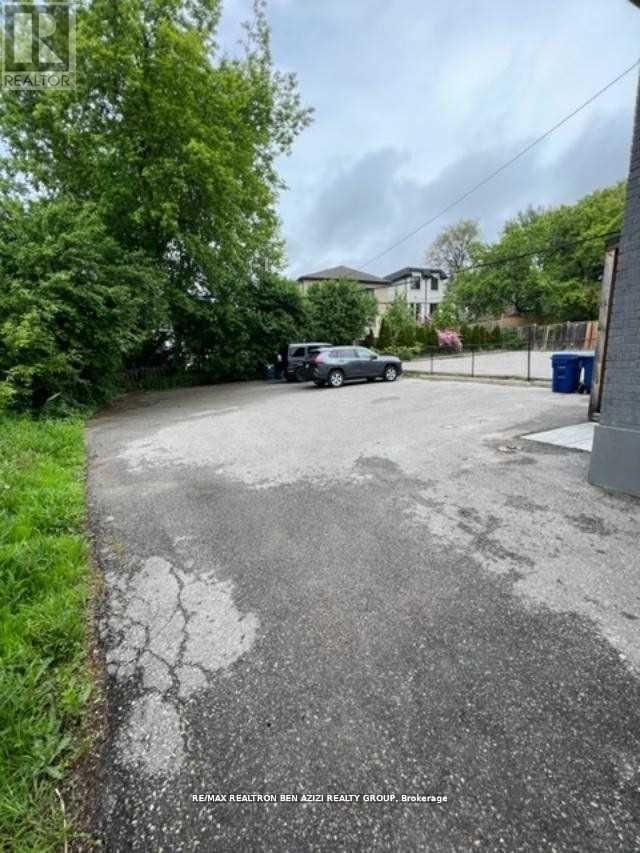 Photo 6 of 120 Sheppard Avenue W, Toronto ON