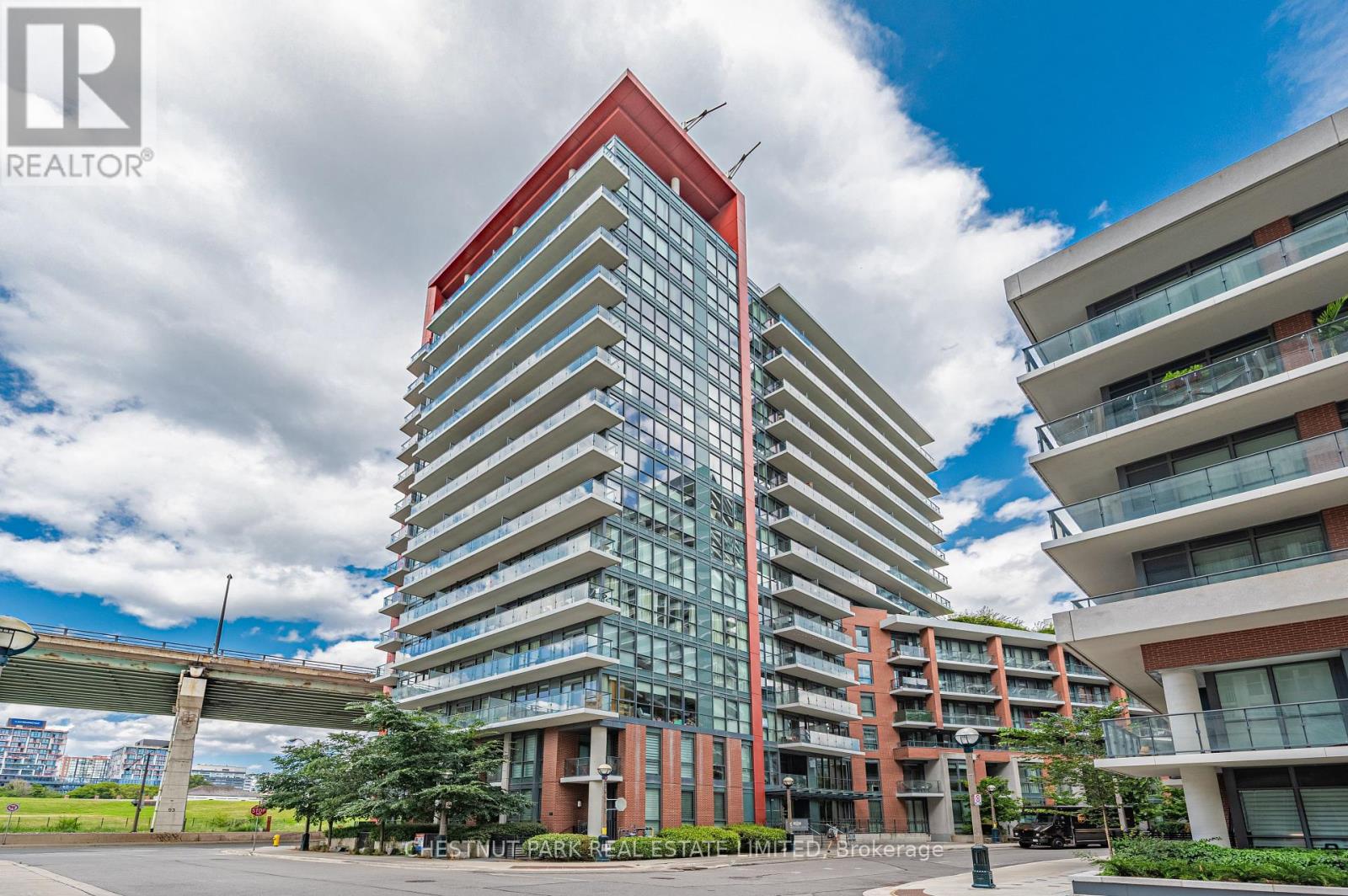 Photo 1 of 515 50 Bruyeres Mews, Toronto ON