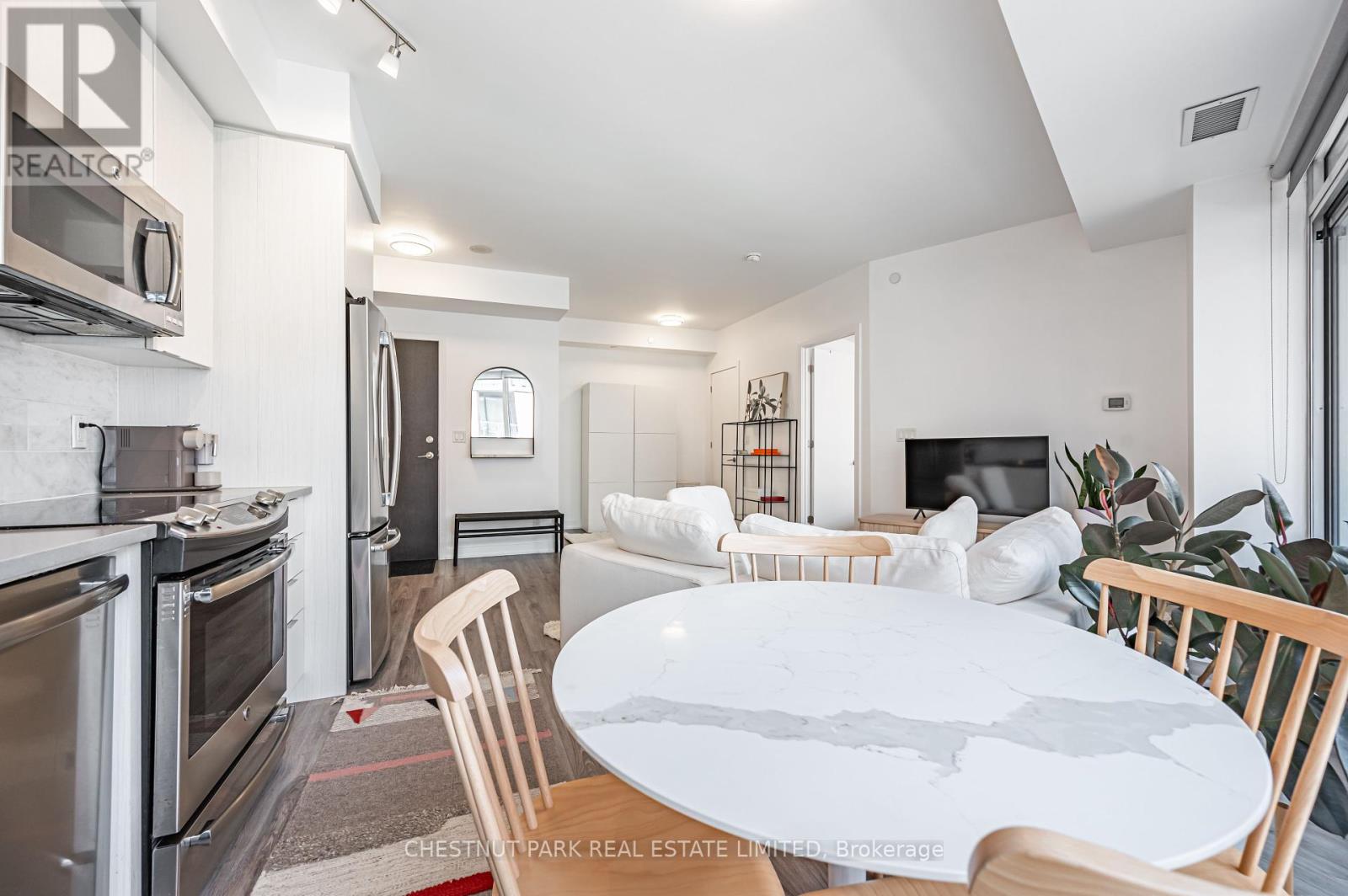 Photo 12 of 515 50 Bruyeres Mews, Toronto ON