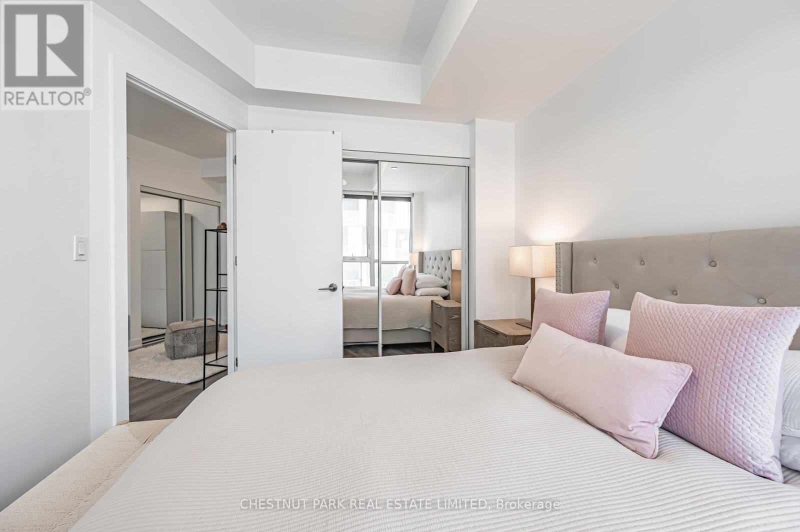 Photo 15 of 515 50 Bruyeres Mews, Toronto ON