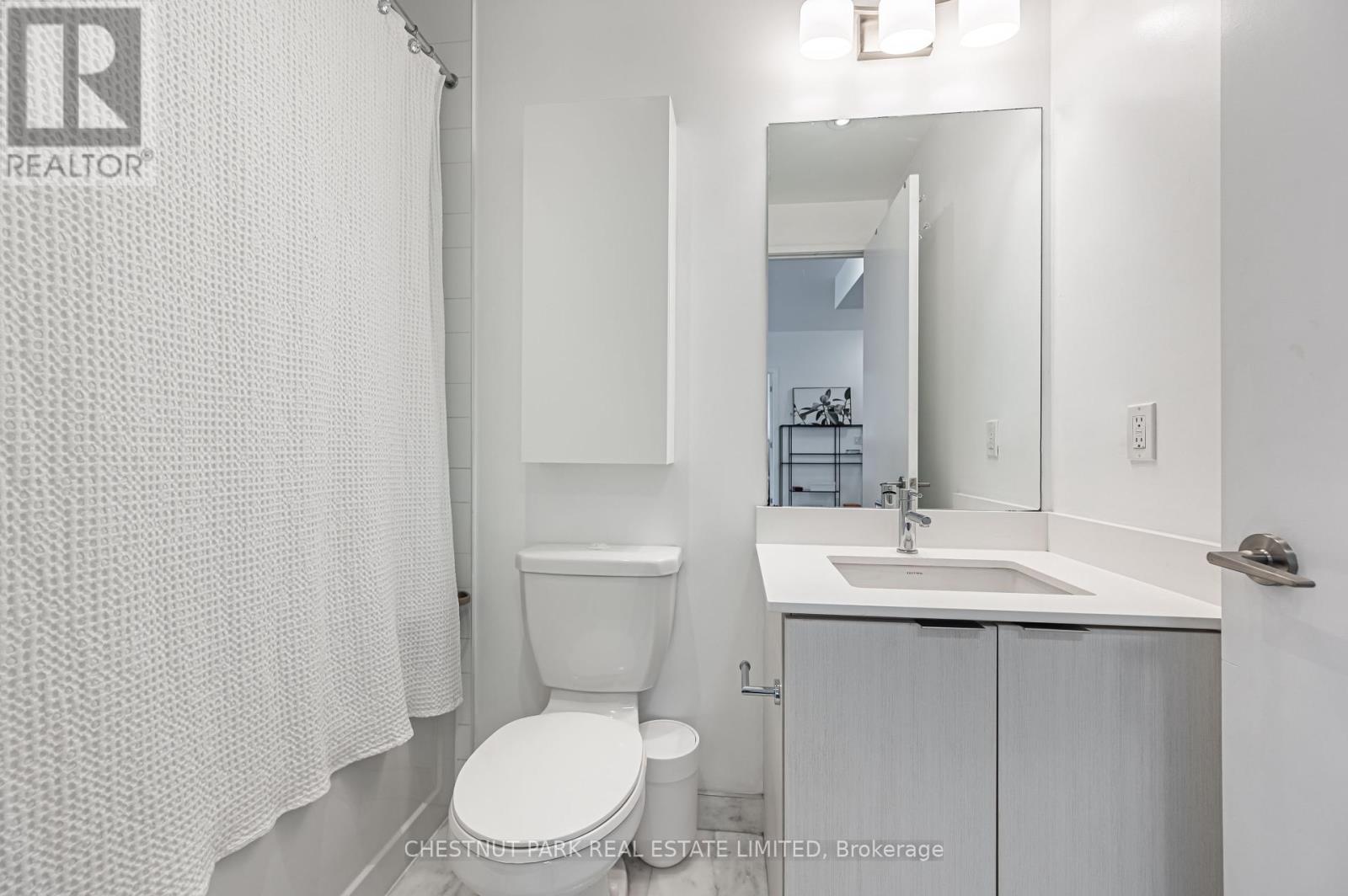 Photo 17 of 515 50 Bruyeres Mews, Toronto ON
