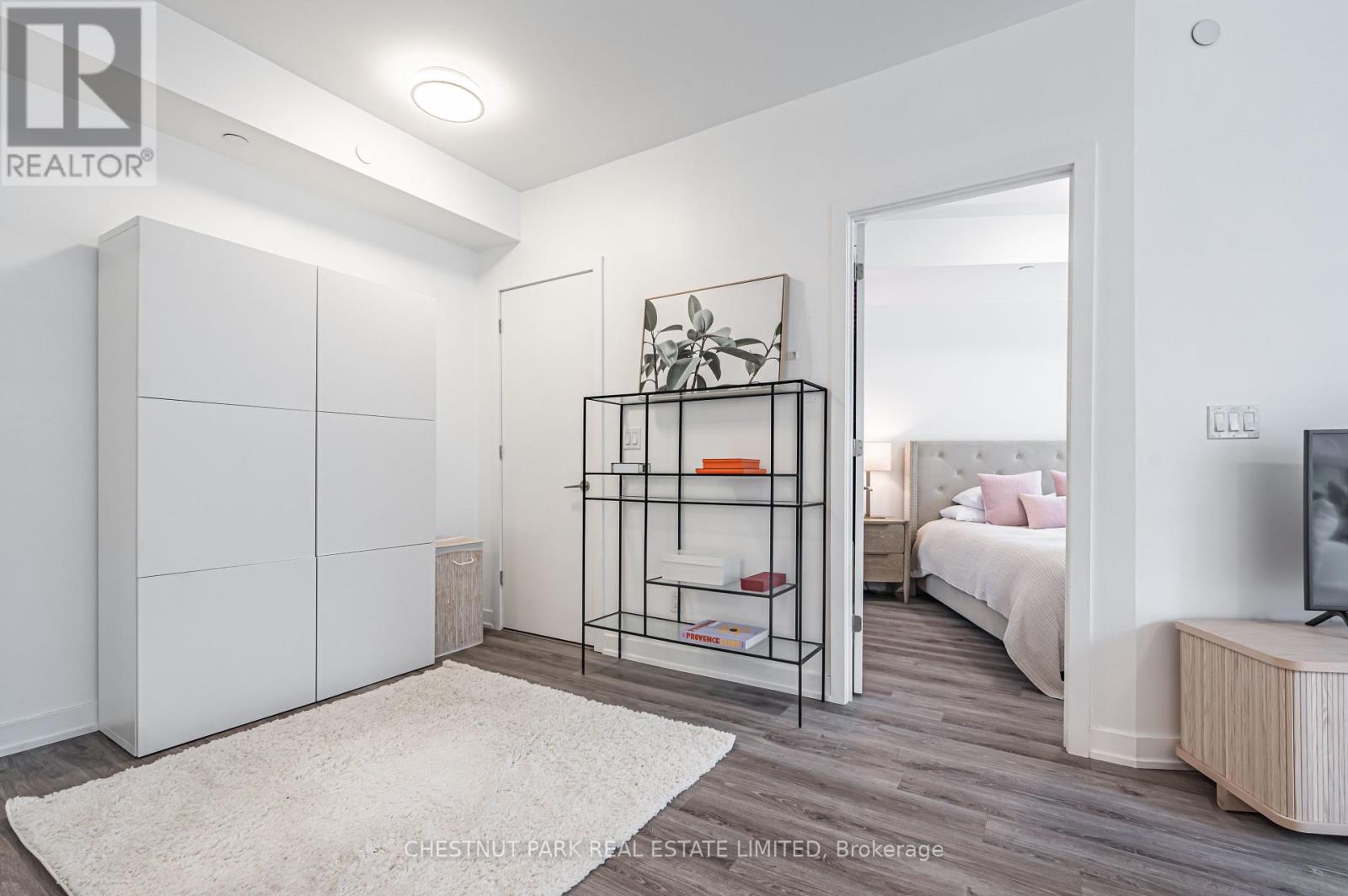 Photo 4 of 515 50 Bruyeres Mews, Toronto ON