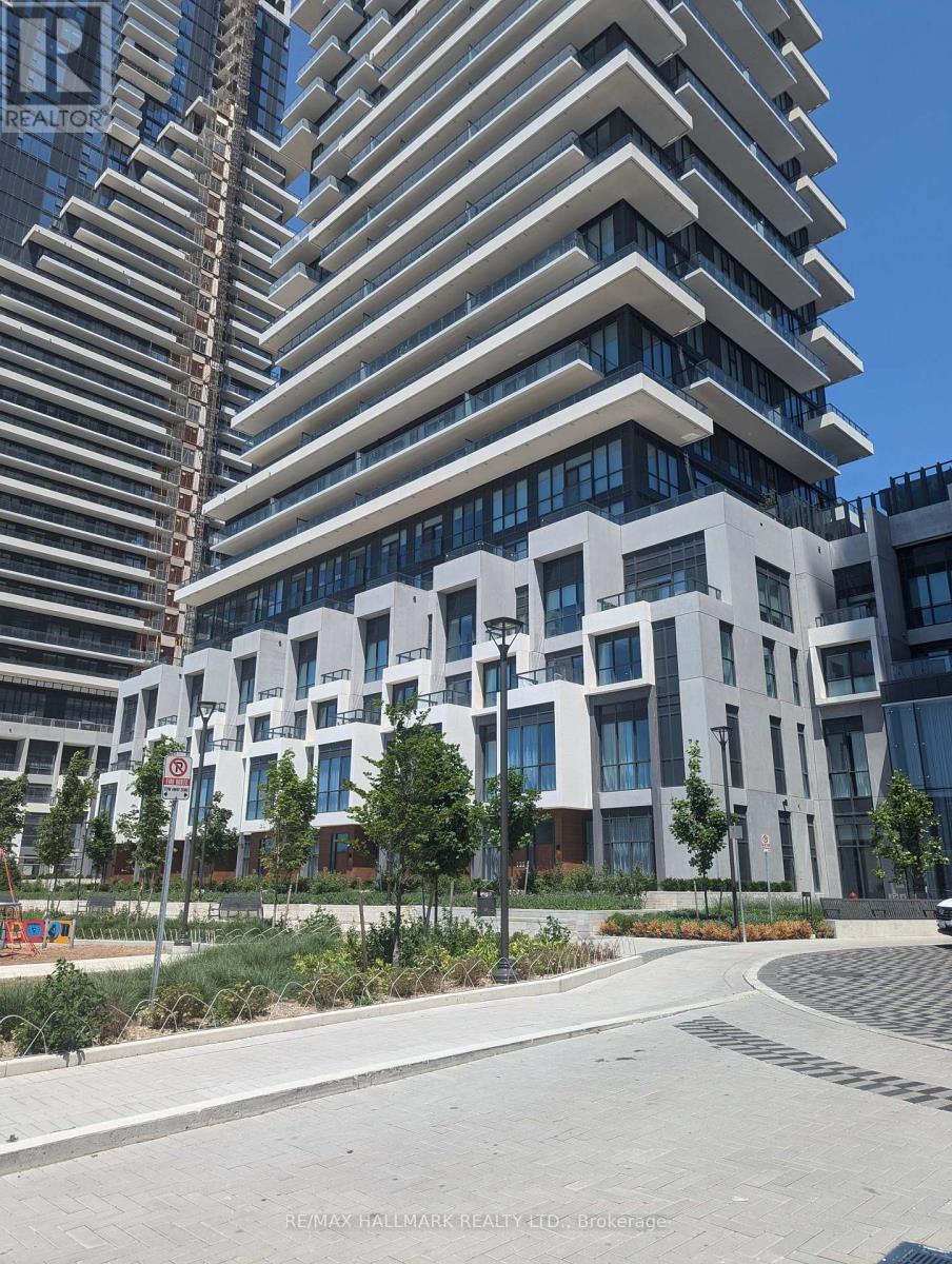 Photo 1 of 1037 20 Inn On The Park Drive, Toronto ON