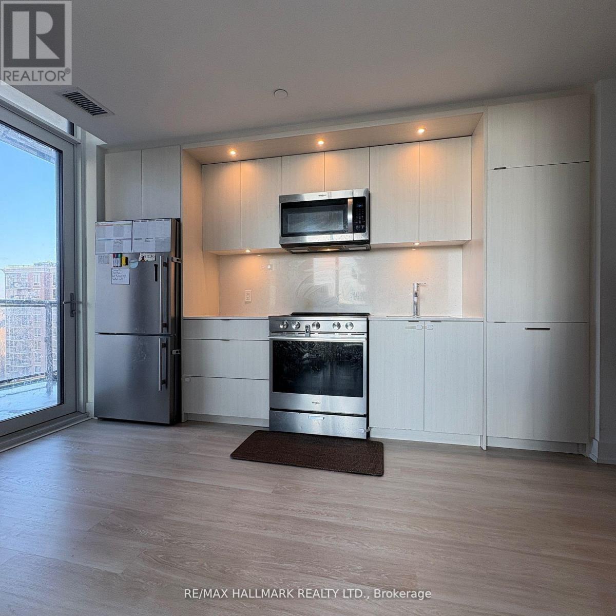 Photo 6 of 1037 20 Inn On The Park Drive, Toronto ON