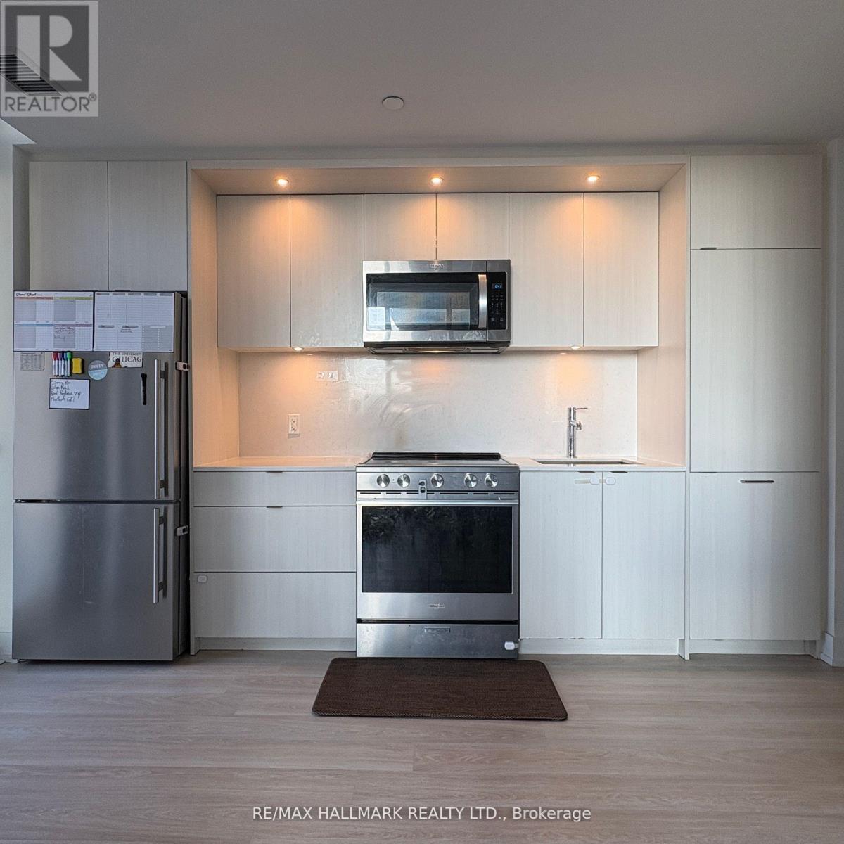 Photo 7 of 1037 20 Inn On The Park Drive, Toronto ON