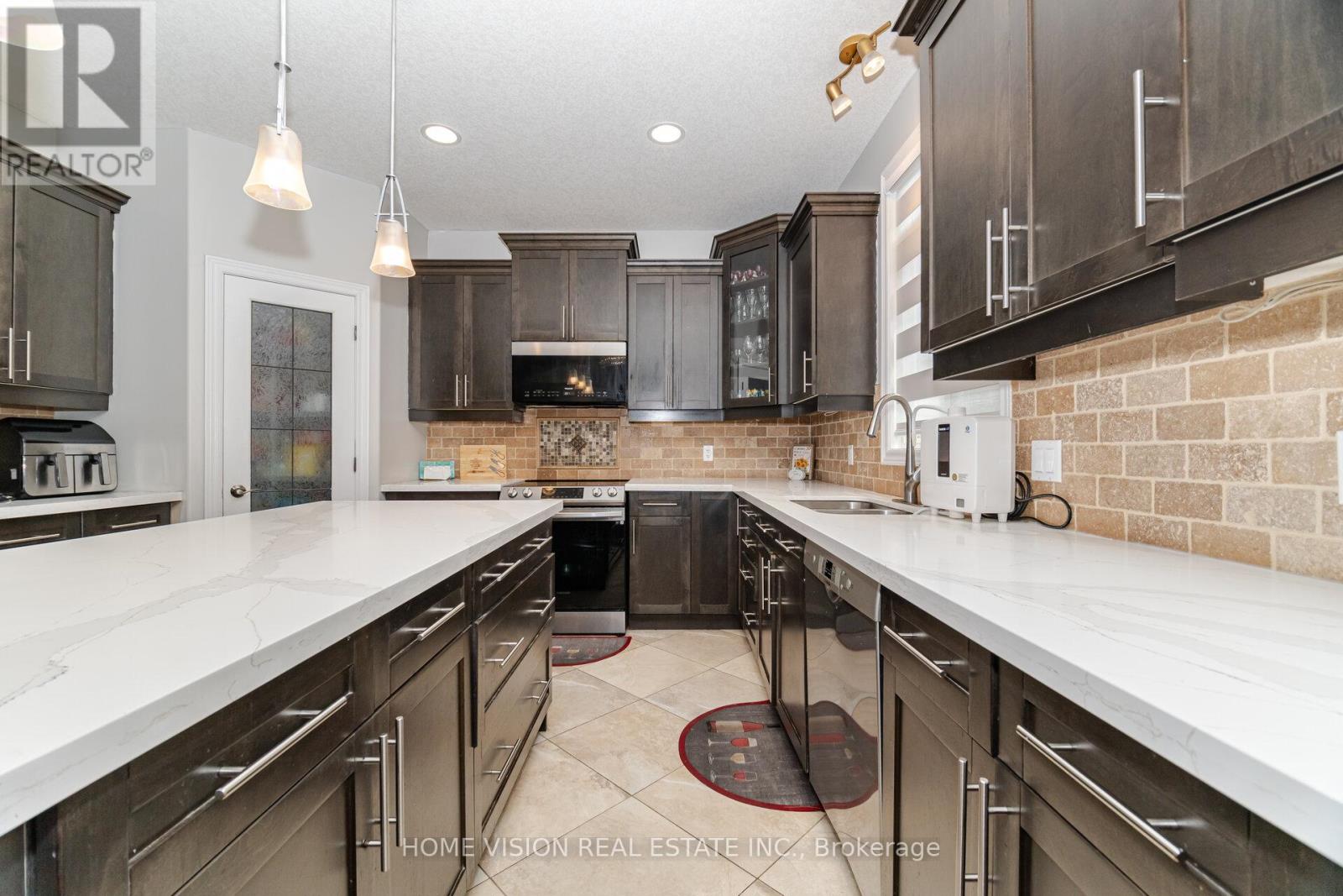 Photo 10 of 595 Firefly Drive S, London North ON