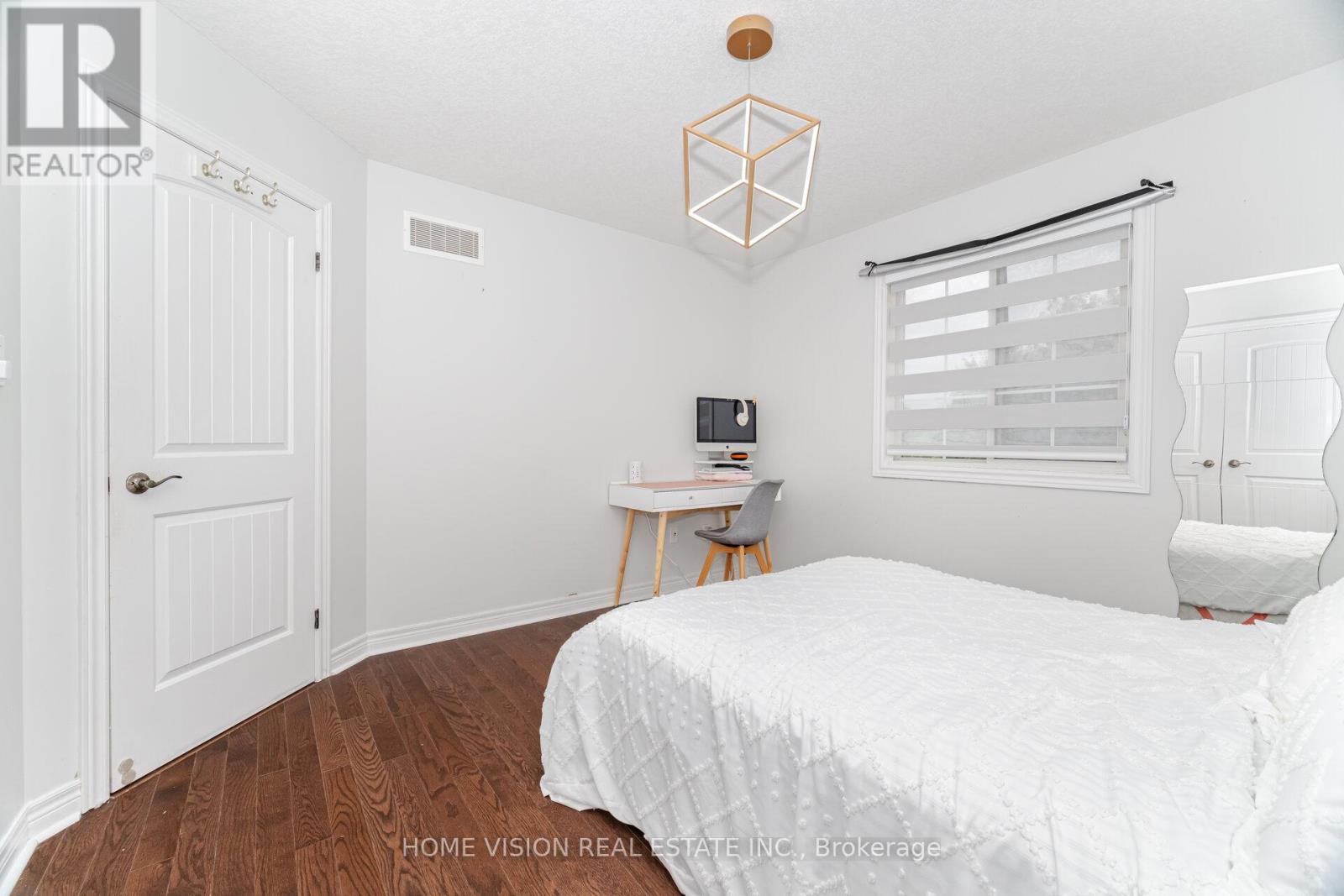 Photo 44 of 595 Firefly Drive S, London North ON