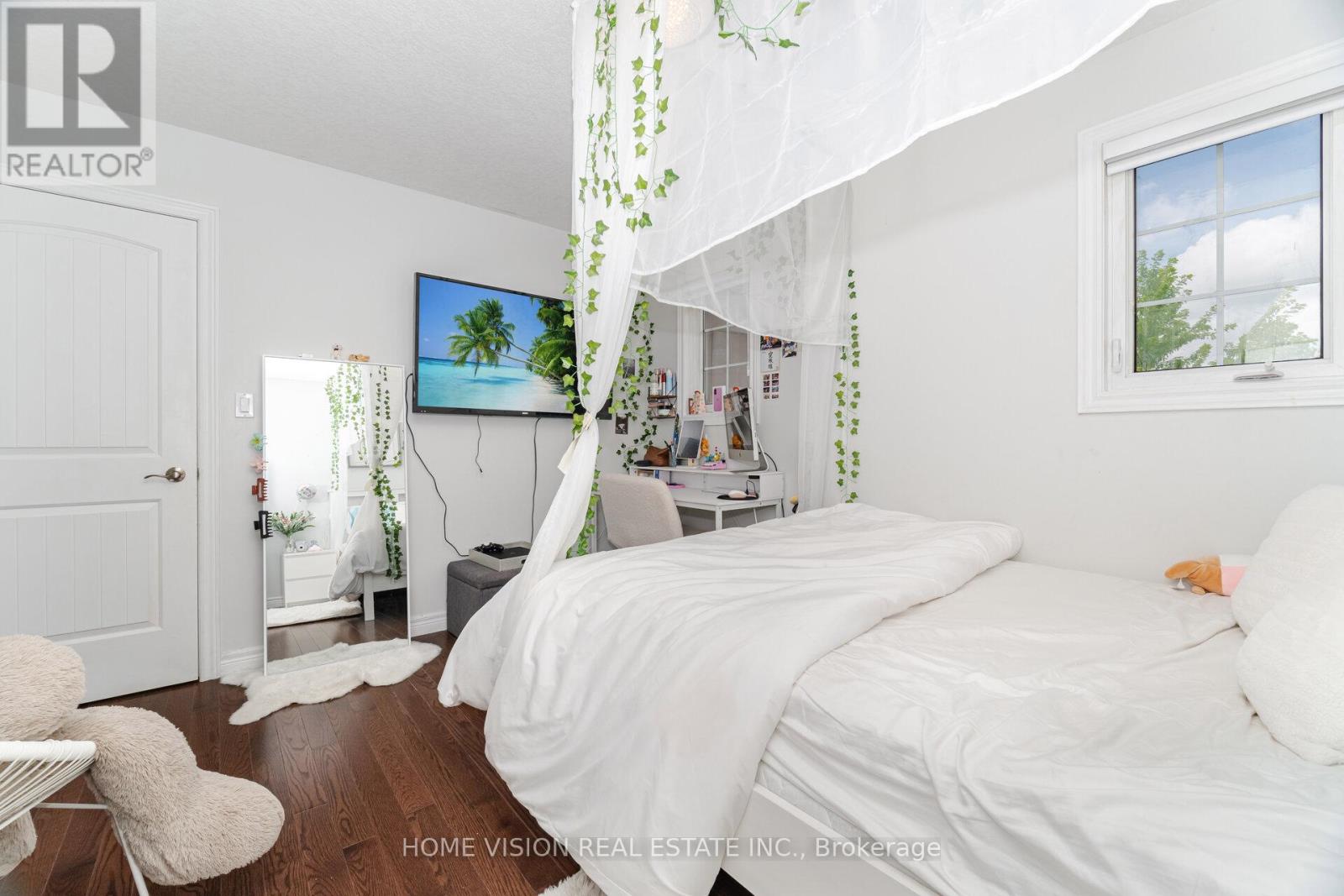 Photo 5 of 595 Firefly Drive S, London North ON