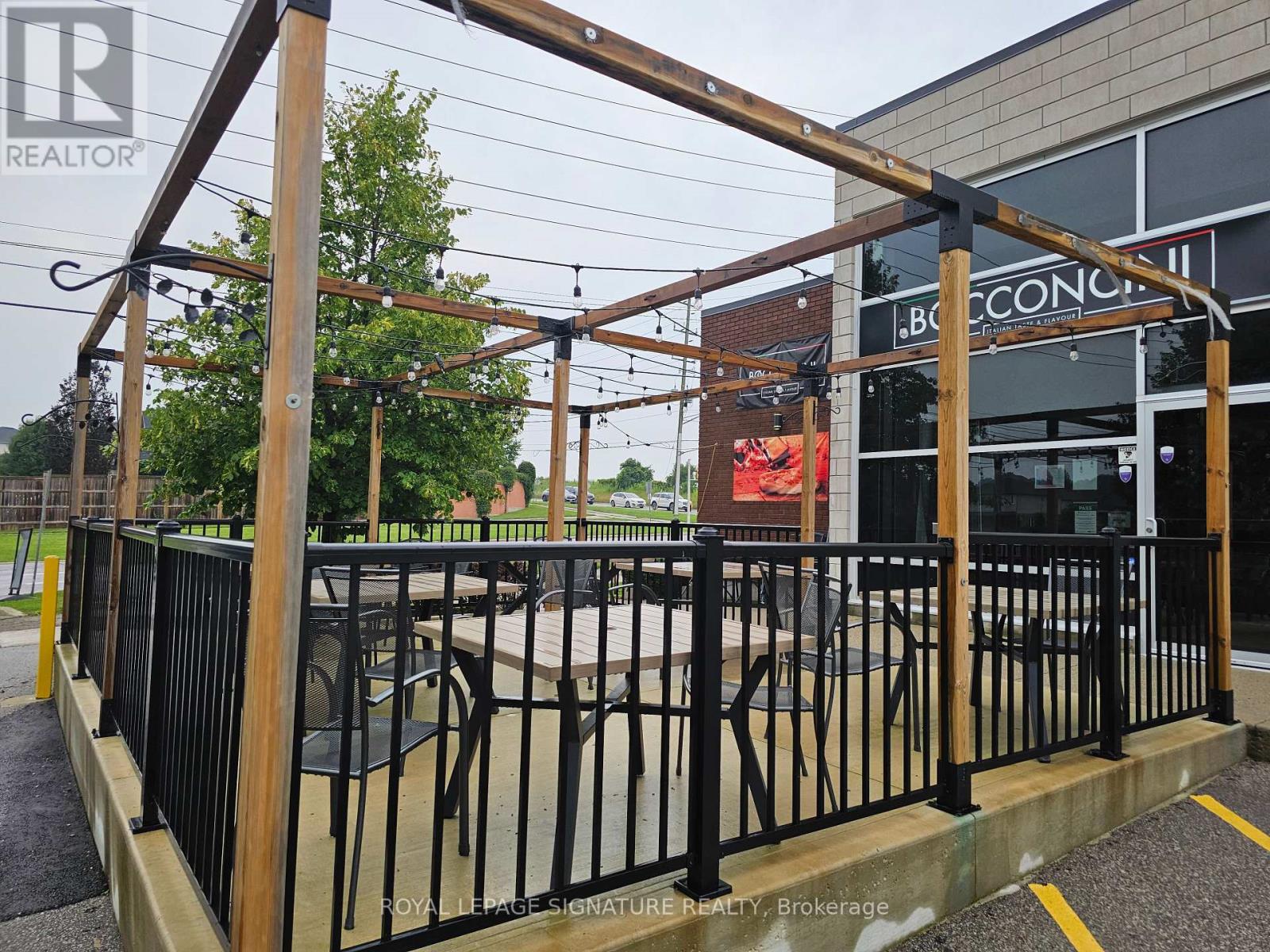 Photo 1 of 1140 Southdale Road W, London North ON