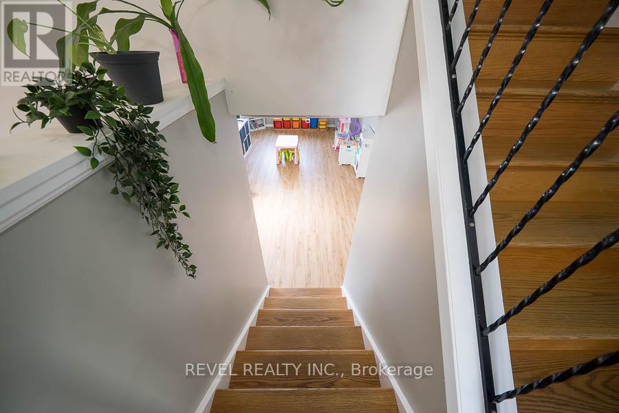 Photo 19 of 432 Manitoba Road, Woodstock ON