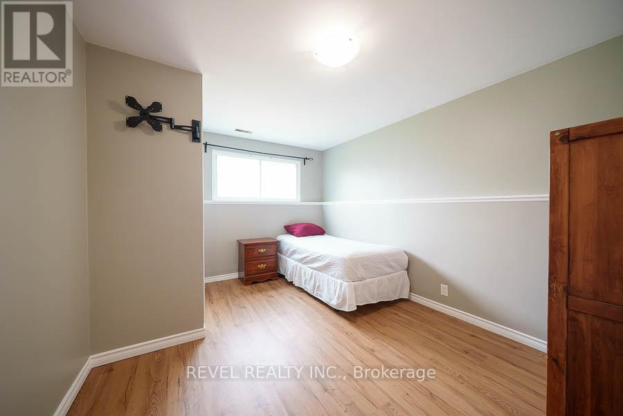 Photo 15 of 432 Manitoba Road, Woodstock ON