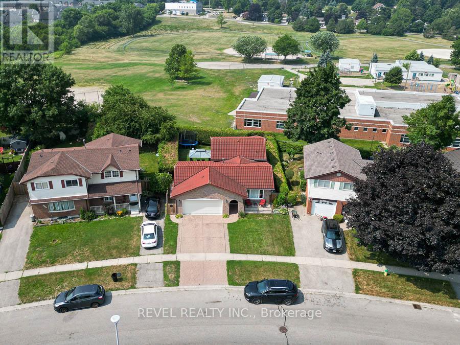 Photo 10 of 432 Manitoba Road, Woodstock ON